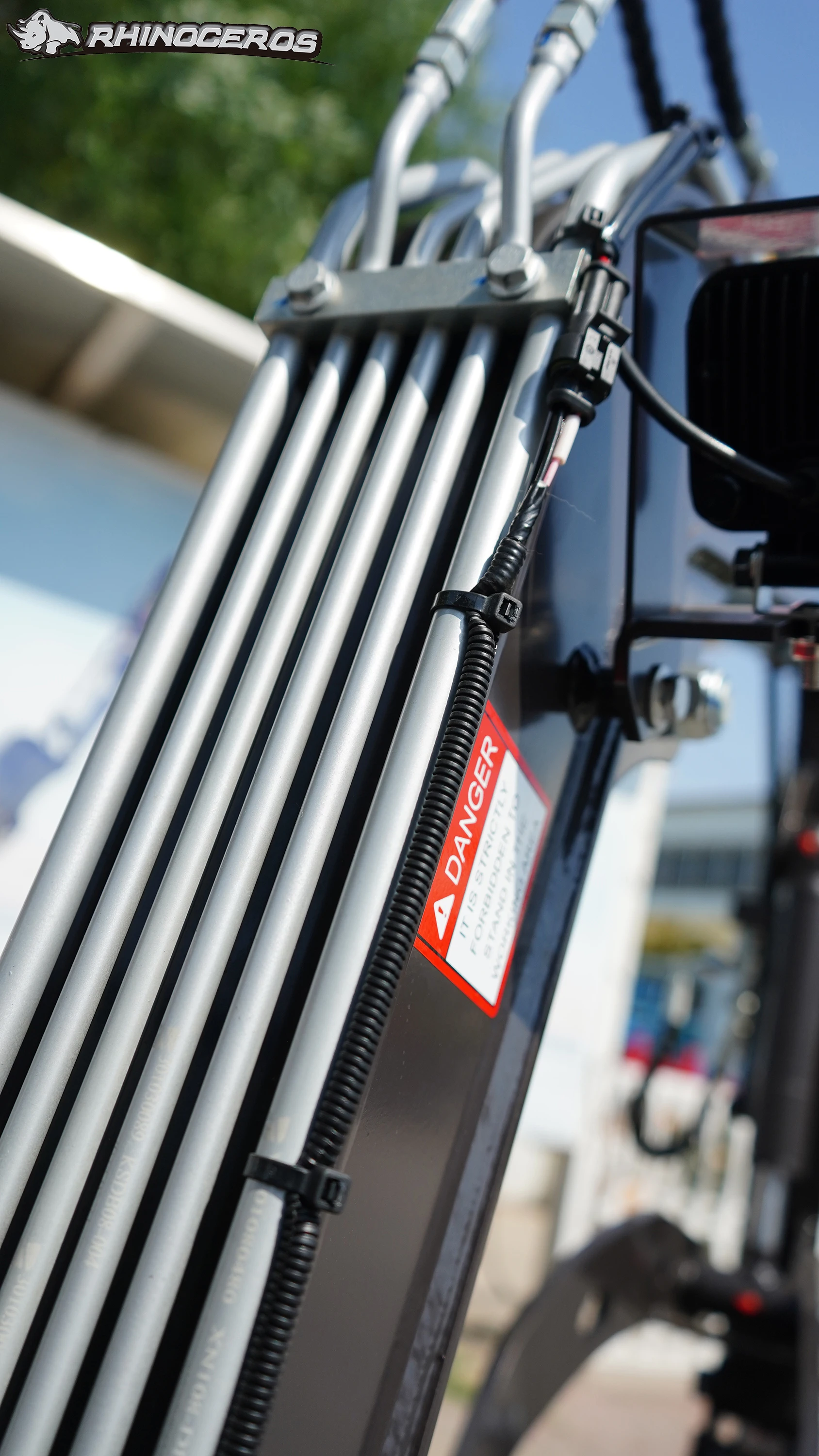FREE SHIPPING! Hyundai used kubota/yanmar engine 1000kg small digger CE/EPA/EURO 5 compact mini excavators 1 ton prices