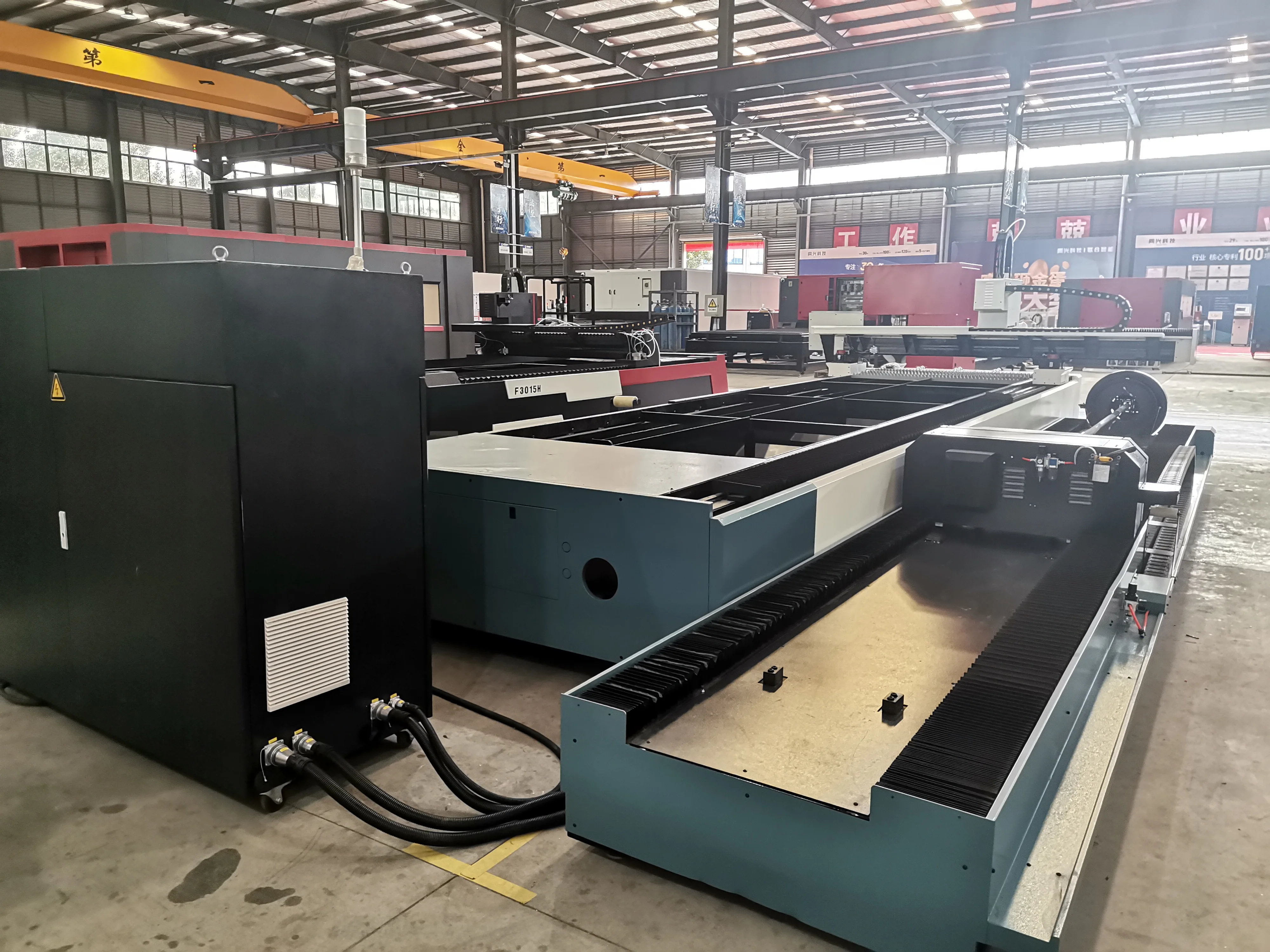 Suda Cypcut Low Price Iron Steel Metal 1500W 2000W 3000W Fiber Laser Cutting Machine