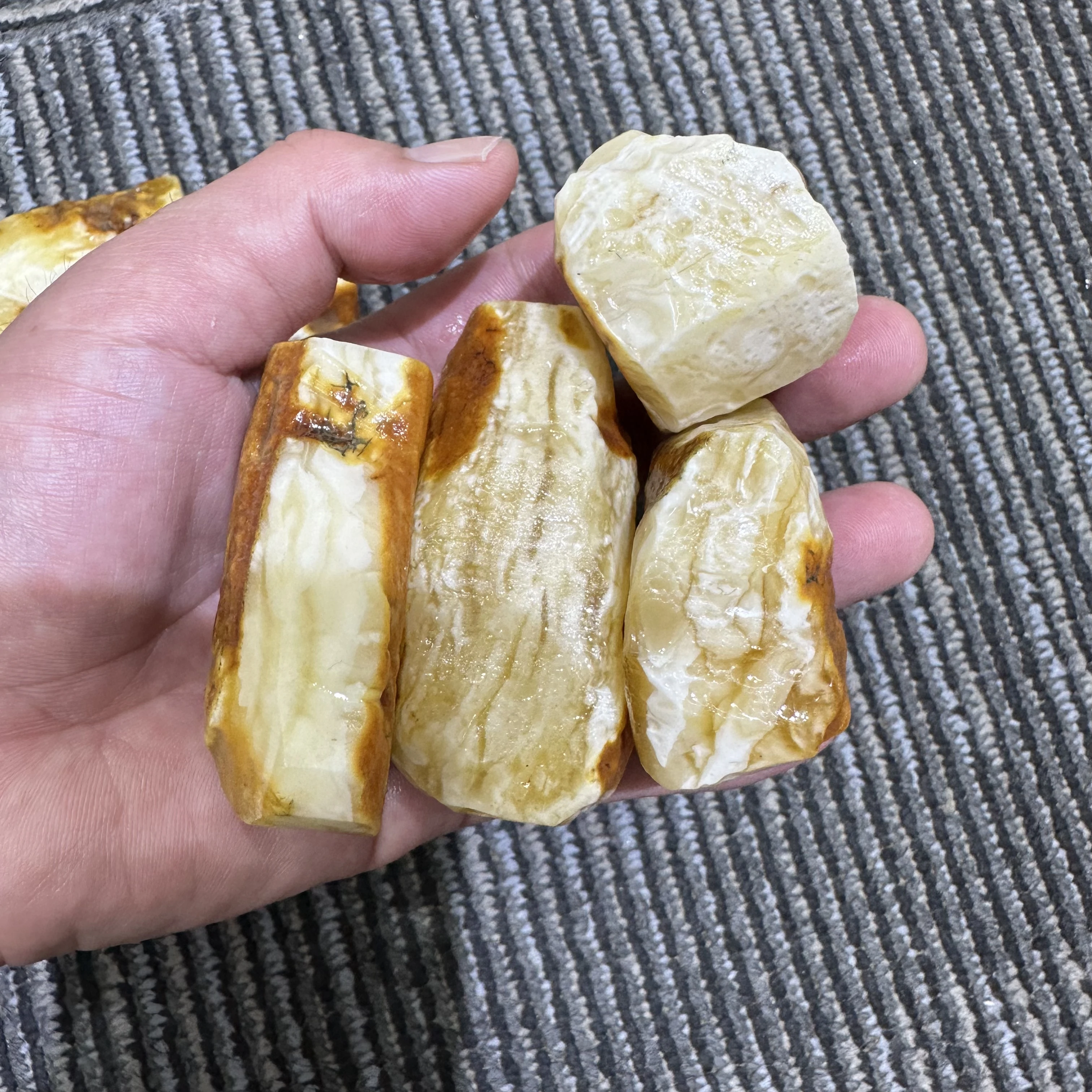 amber raw stone,tiger-white,100% natural Baltic amber