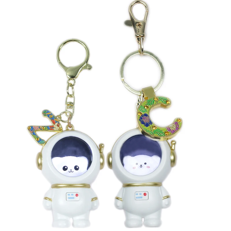 Wholesale Creative Couple Decoration Letters Plastic Metal Key Holder Starry Sky Spaceman KeyChain Bear Led Light Keyring