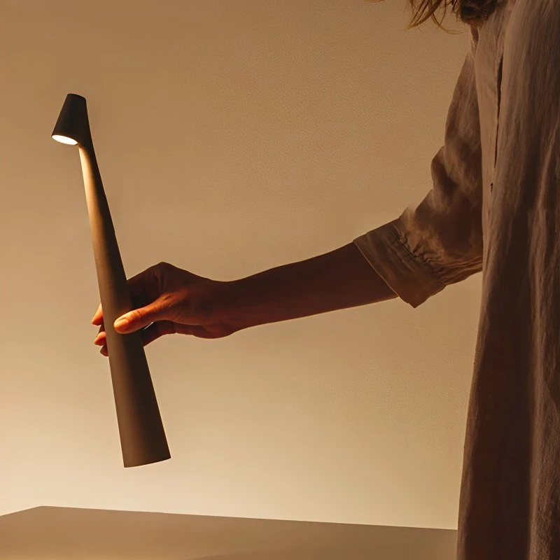 Decoration Led Restaurant Table Lamps Rechargeable Cordless Luxury Table Lamps European Battery Desk Light Portable Home Decor