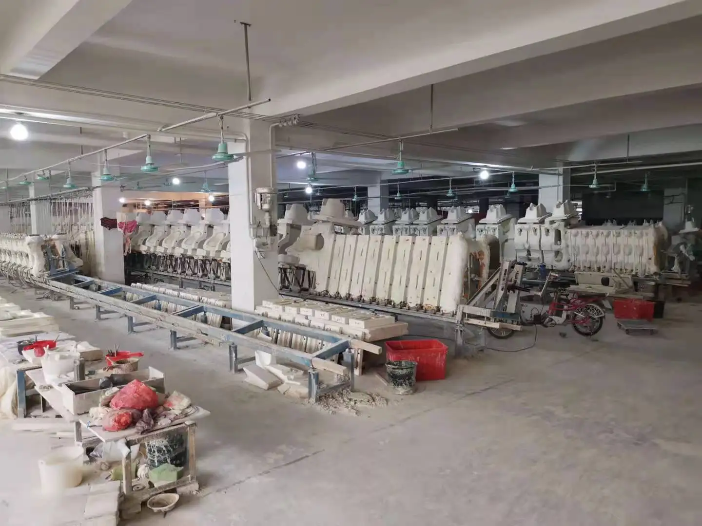 Modern Design Sanitary Ware Medium Deep Cheap Toilet Pans Sale Squat Pan