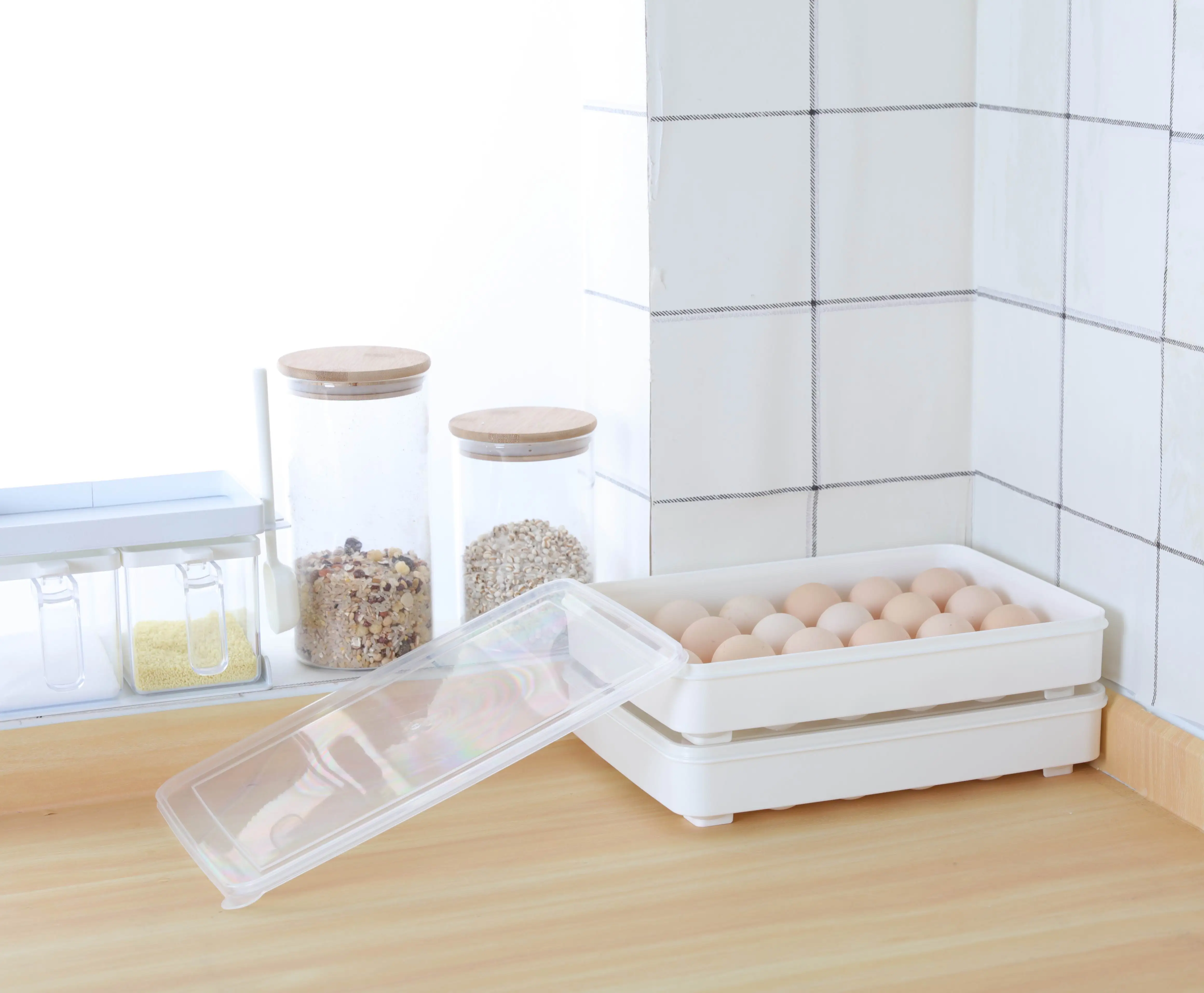 2022 new design Egg storage container Refrigerator with 24 compartment food grade crisper kitchen egg storage container
