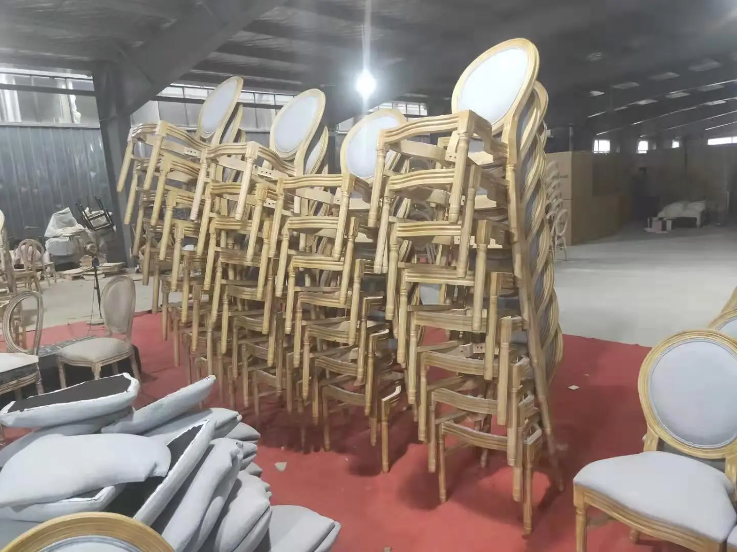 
Wedding Event Party Banquet Solid Wooden Frame Stackable Movable Cushion Dining Chair 