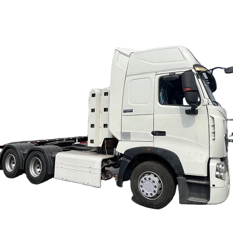 Sinotruk HOWO T7 Tractor Trailer CNG 10 wheels  30ton tractor truck for sale