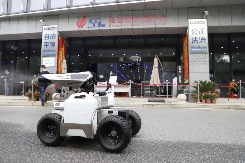 Outdoor indoor 30L Intelligent Disinfection Robot UGV Unmanned ground vehicle Fog spraying body infrared  fumigation  Machine