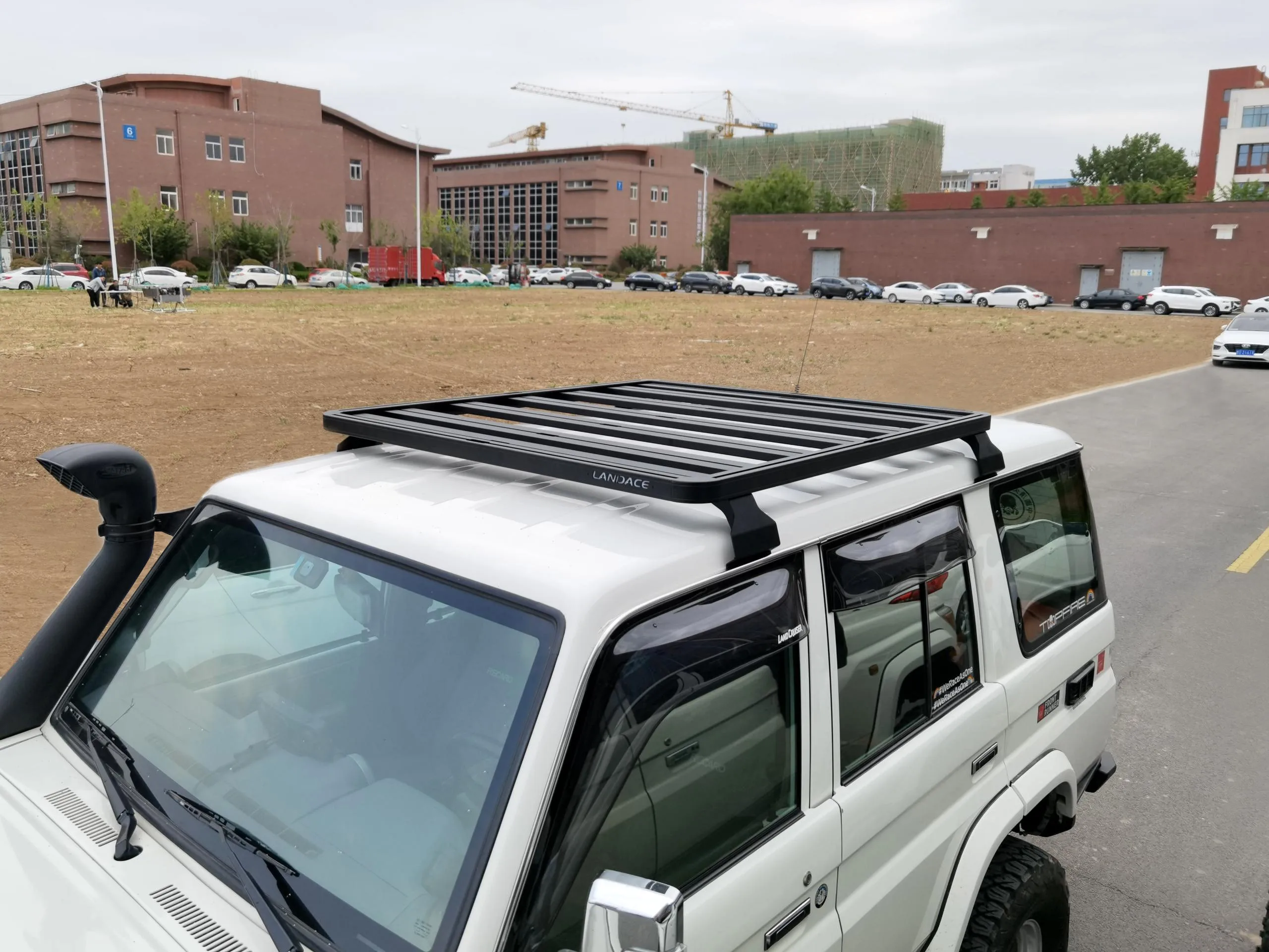 Chinese Manufacture Directly Produced Car Universal Truck Roof Rack Cargo Net Universal Crossbar Roof Rack for car Toyota LC79