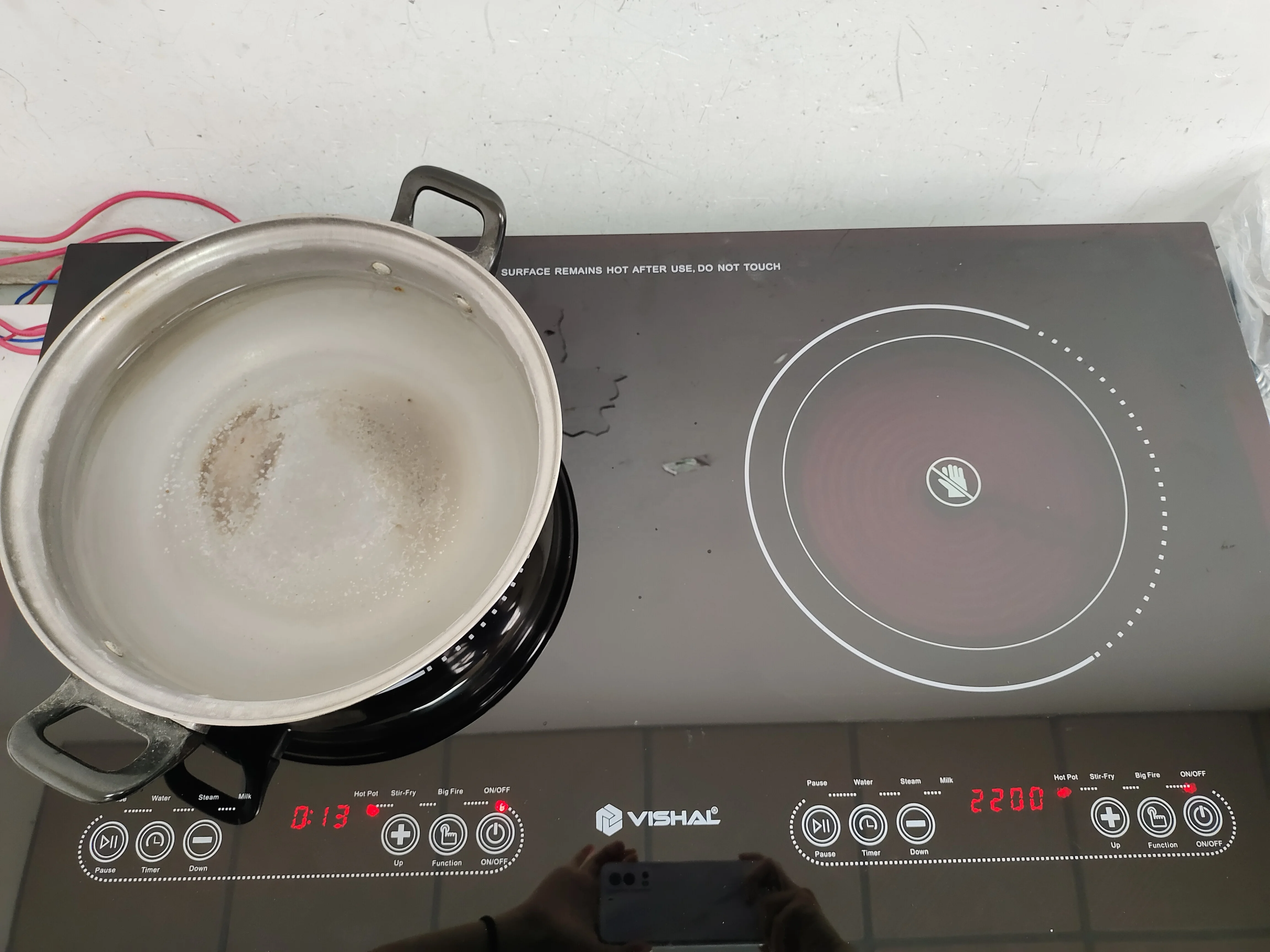 2021 220V EMC With Free Pot Wholesale Factory Two Burner Electric Heater Hob Ceramic Double Induction Cooker