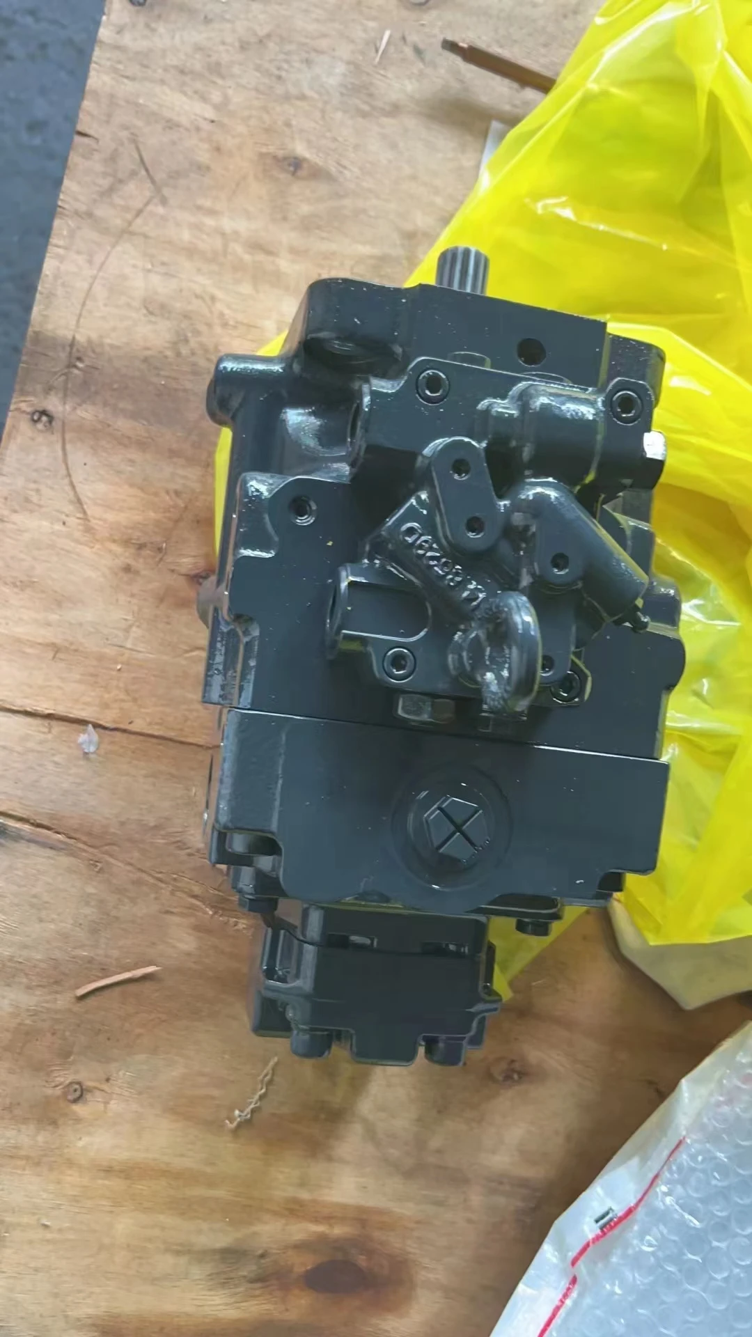 Hydraulic Main Pump 708-1S-00262 708-1S-00253 for Komatsu PC27MR-2 PC30MR-2 Mini Excavator