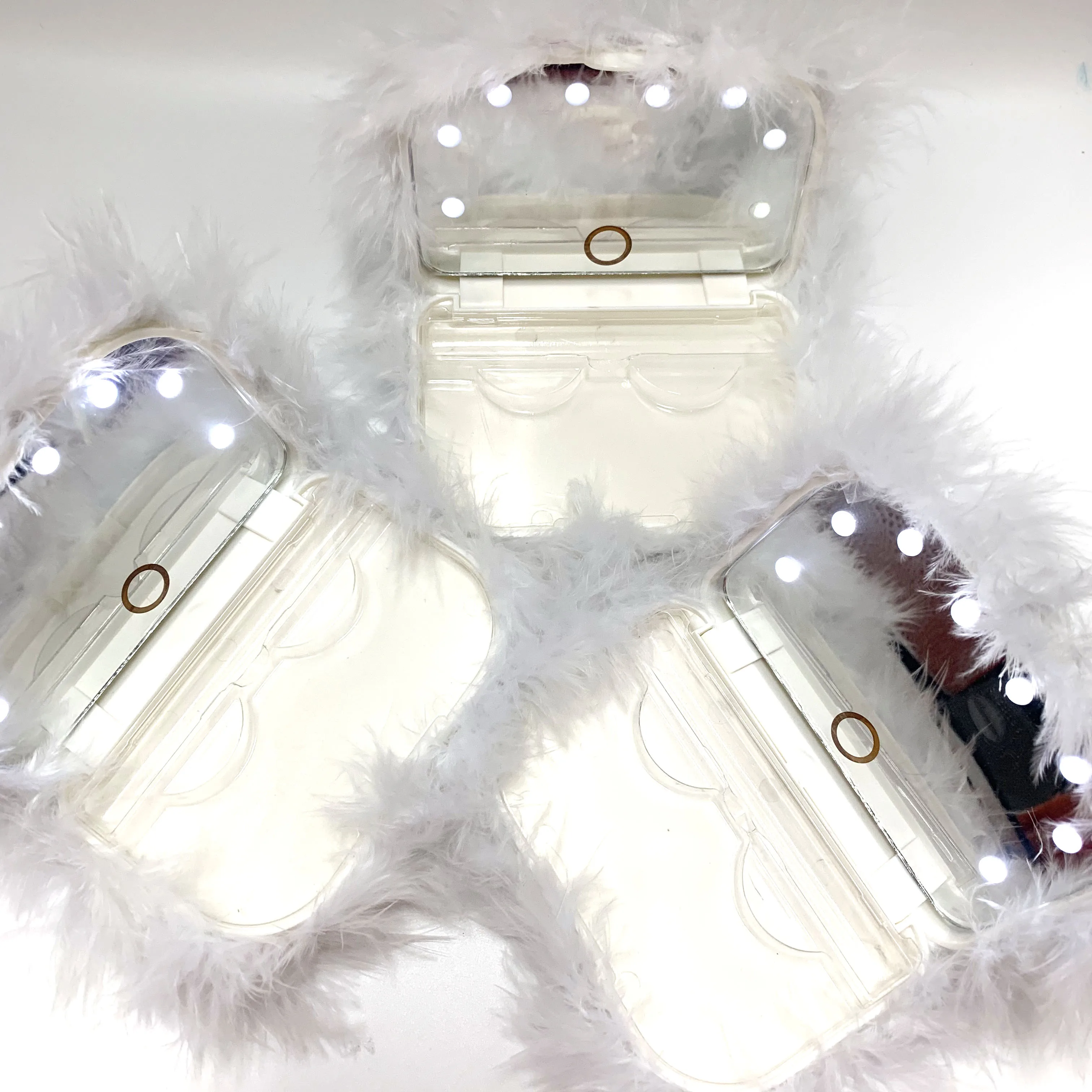 2020 New Style Private Label Custom pill bottle case medicine bottle led light feather mirror lashes case 3d mink lashes