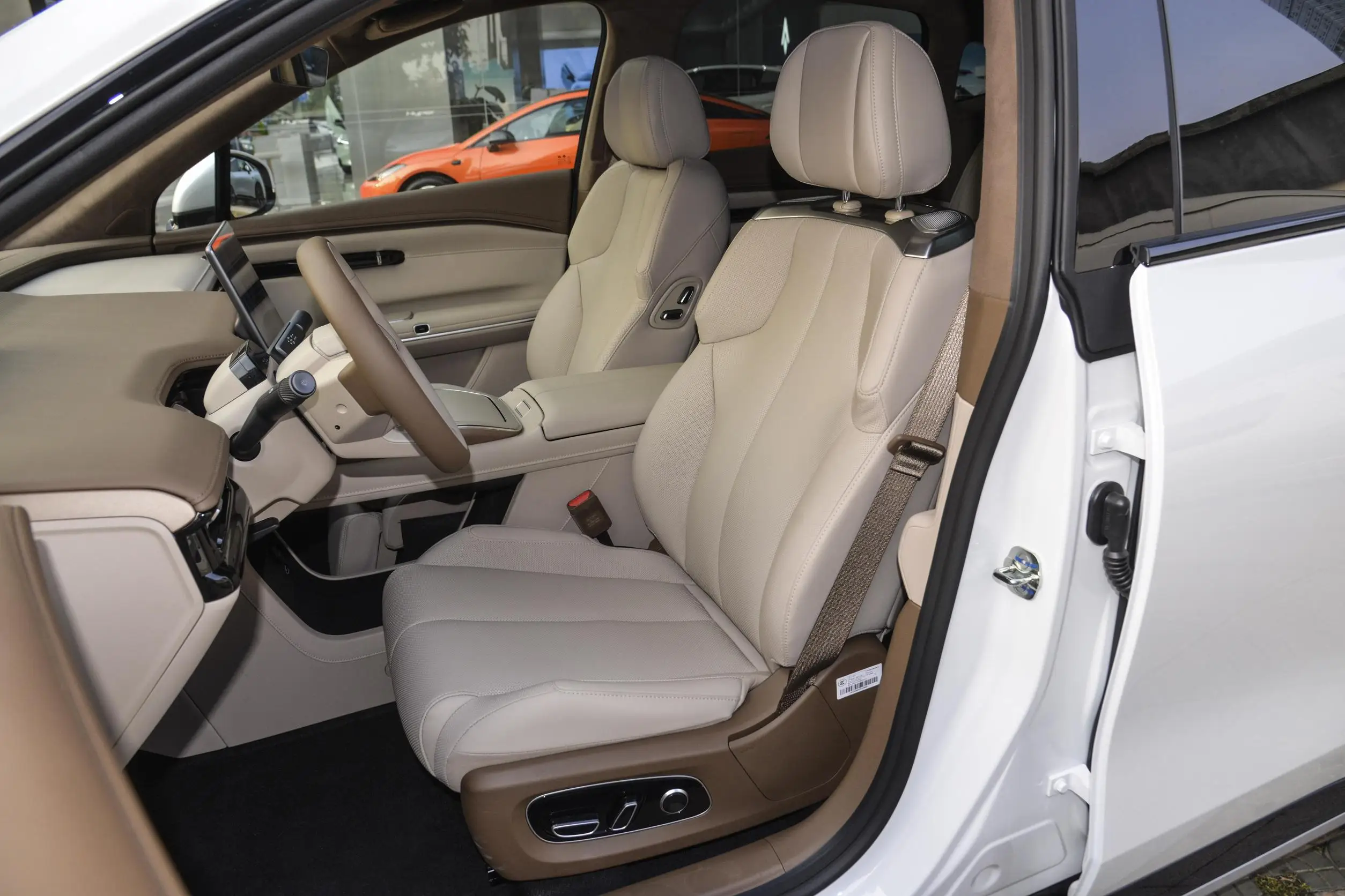 New Energy Vehicle For Aion Hyptec HT Powerful EV Car with Fast Speed Noiseless and Safe SUV