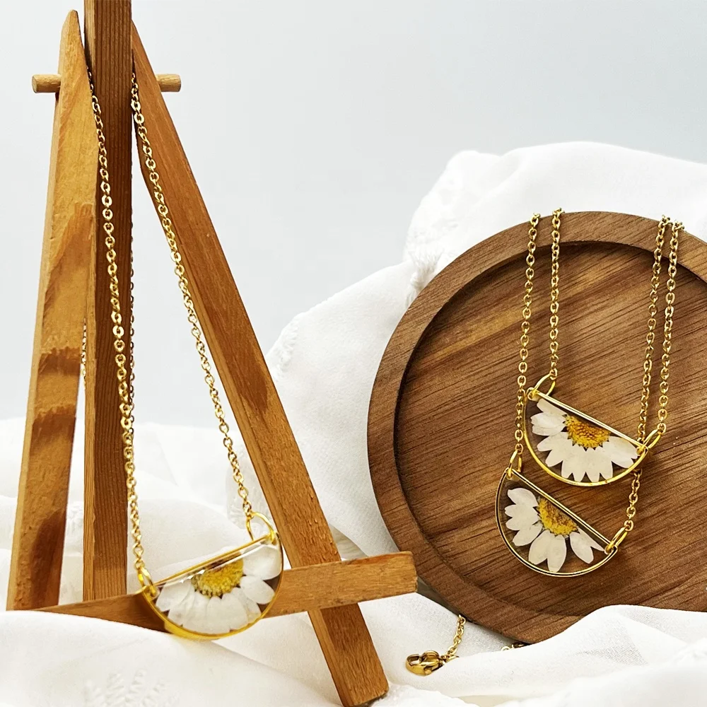 Bohemian Handmade Jewelry Real Sun Flower Daisy Half Moon Resin Pendant Gold Plated Stainless Steel Necklace