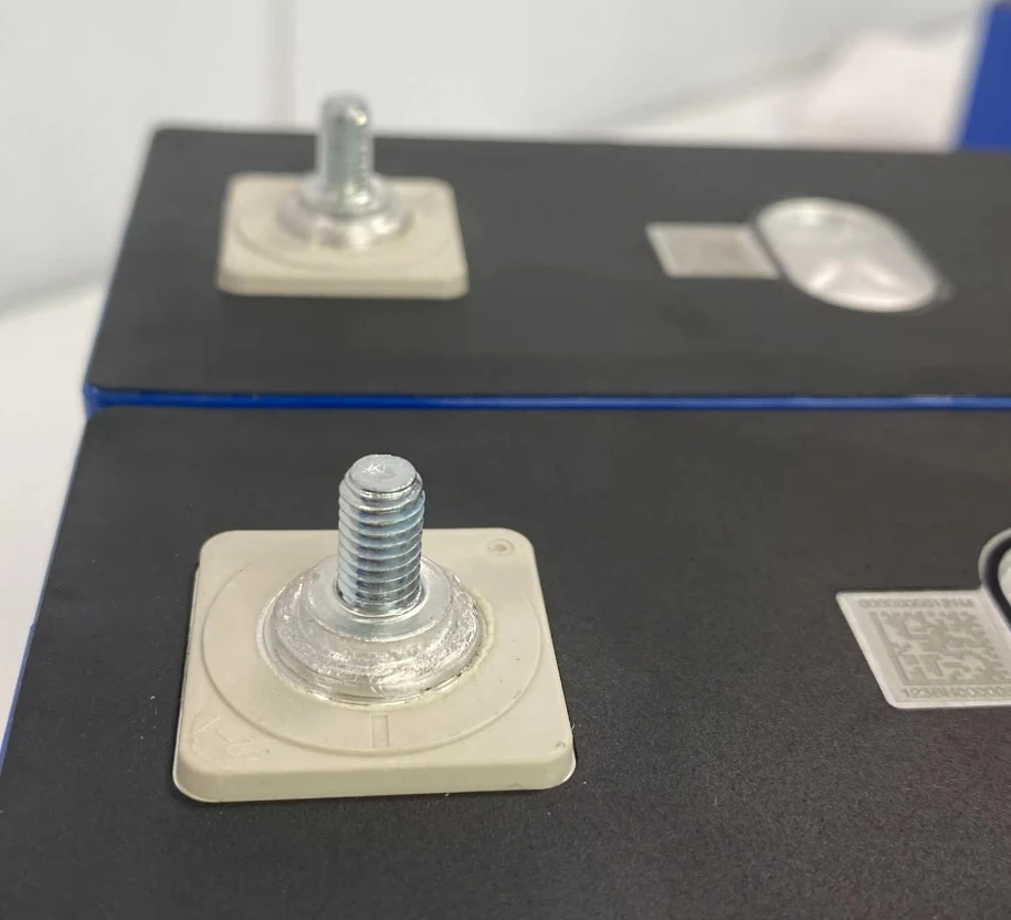 2024 3.2V Hithium 280Ah above 290ah M6 stud Li-ion Lithium Batteries Rechargeable Power Bank EV LiFePO4 280Ah Battery packs