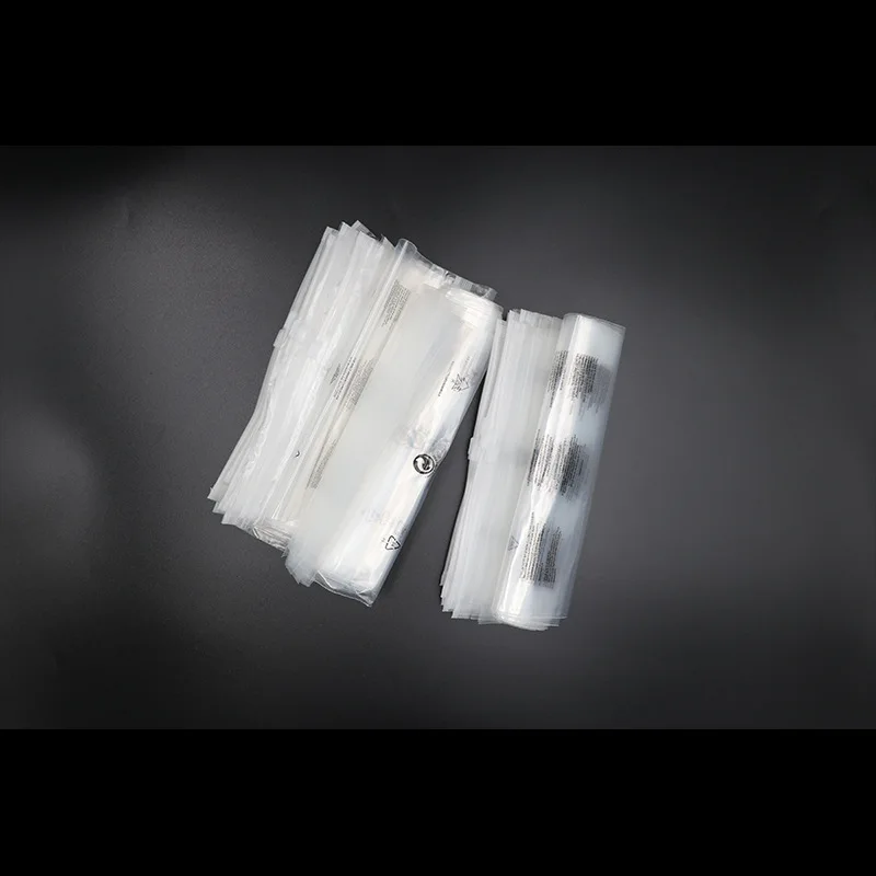 Пластиковая сумка на молнии для одежды