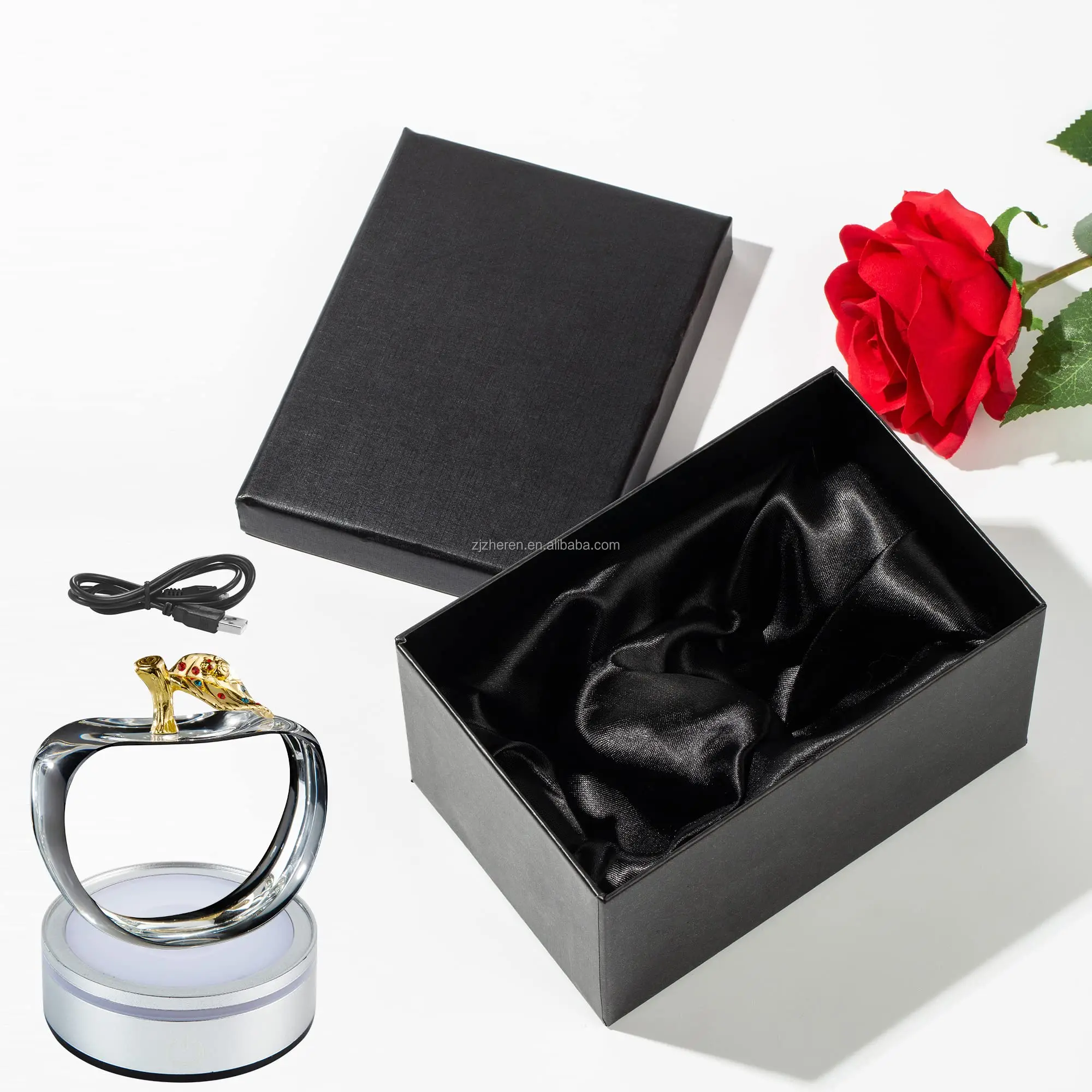 Source manufacturer customizes K9 crystal Photo engraved at bottom Great gift for family