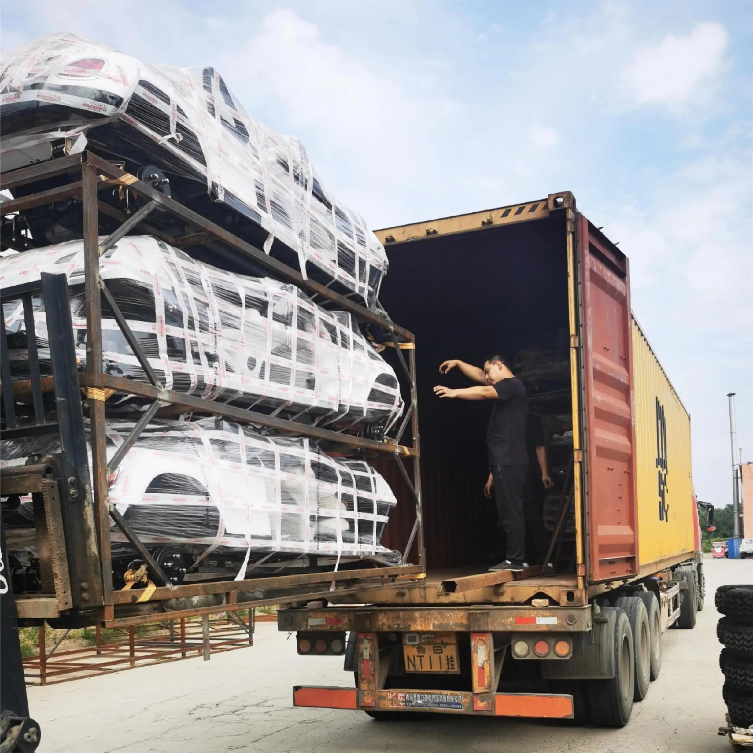 2023 New Design 4 Seater Lead Acid Battery Electric Golf Cart (2+2)