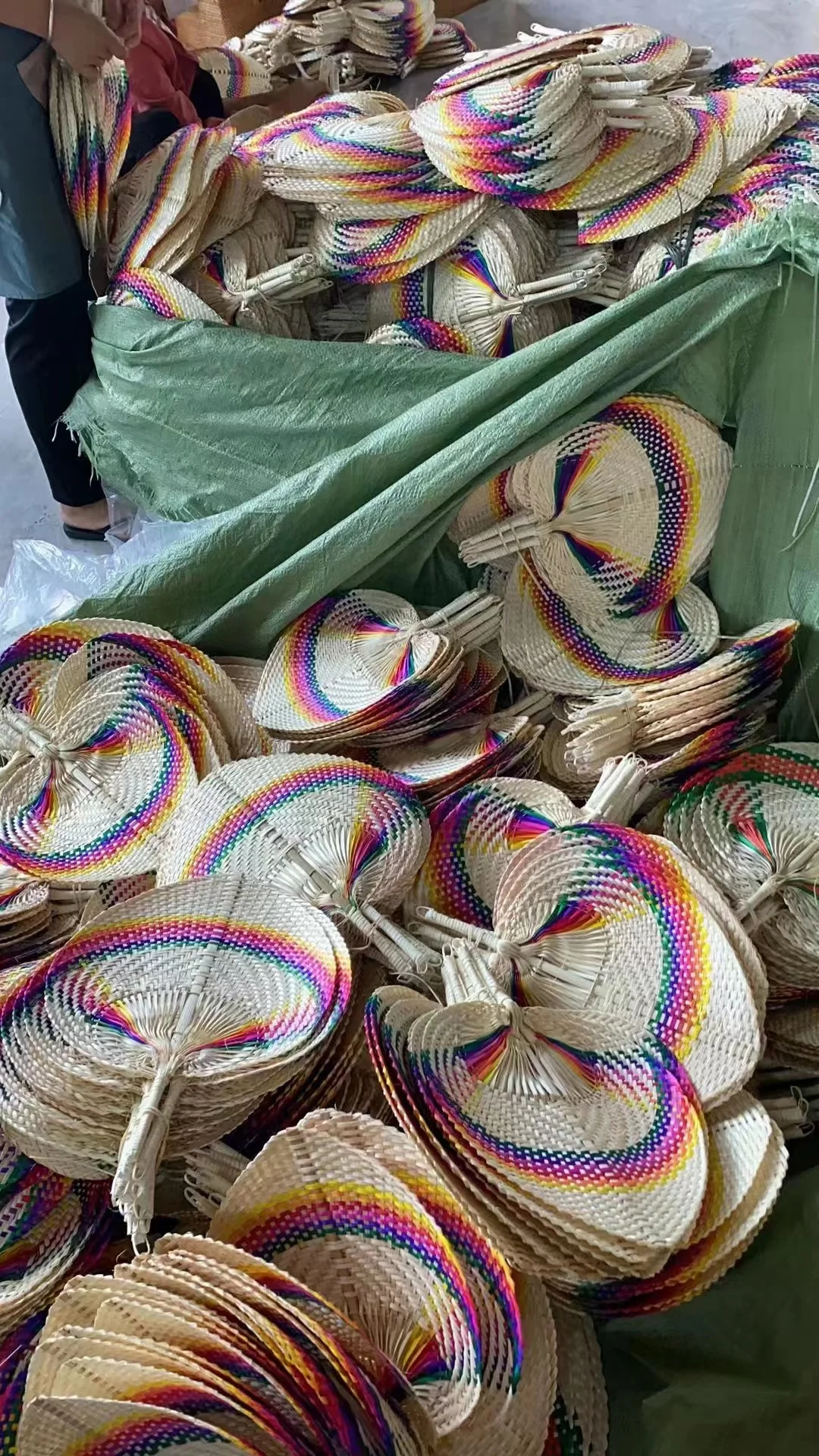 Handcrafted hand fan with natural bamboo material colorful heart shaped plam leaf hand fan for summer