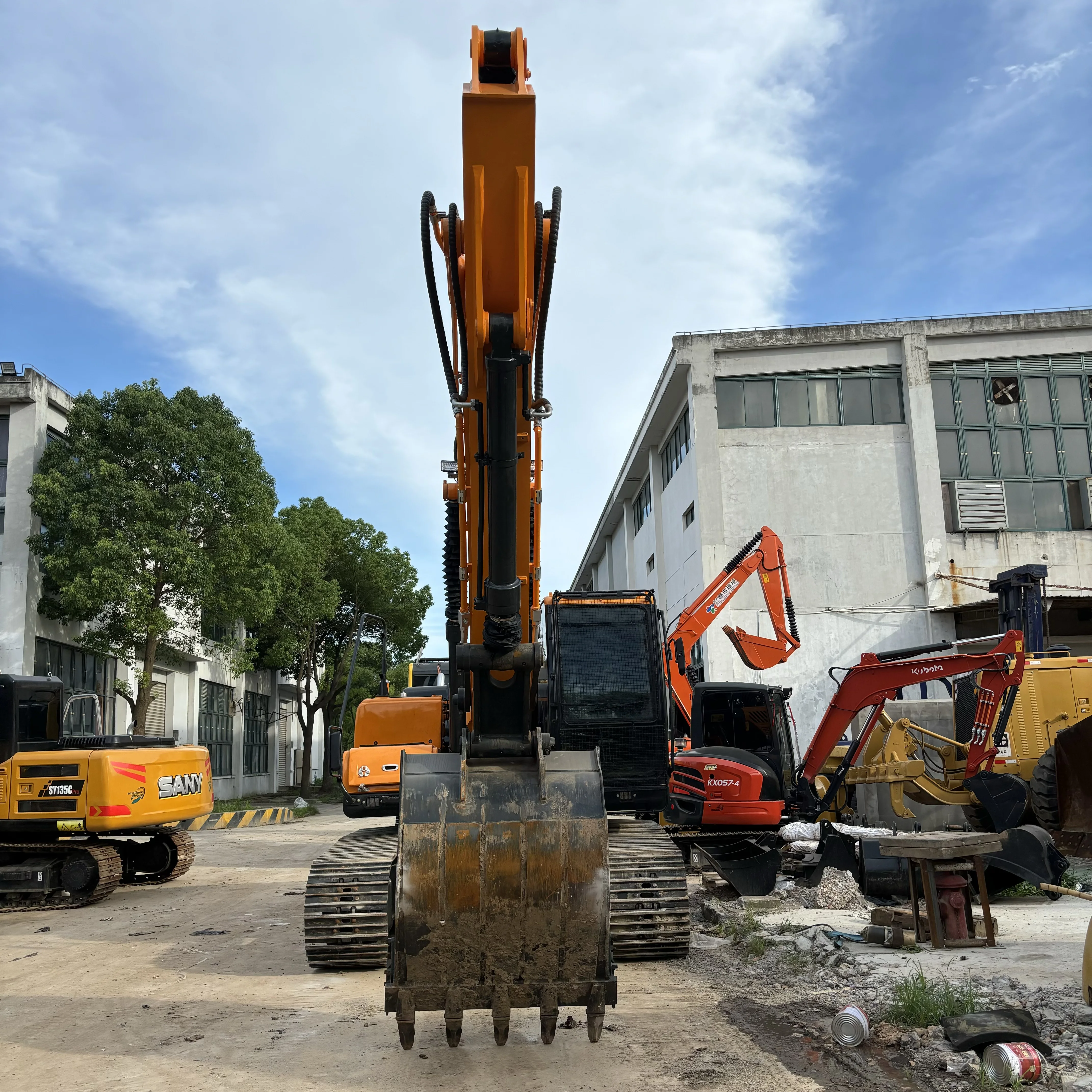 Used hyundai excavator 220lc 220 305LC hyundai excavator korea part machine cheap price for sale