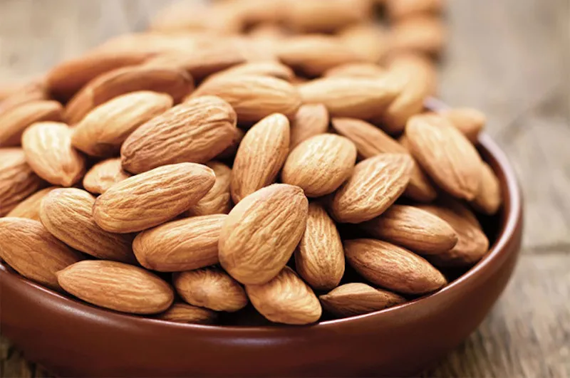 
Raw - High Quality Almonds in Wholesale Price Directly from Factory Almond Nuts 12 X 270 G 12 Months Bag Packaging Premium Grade 