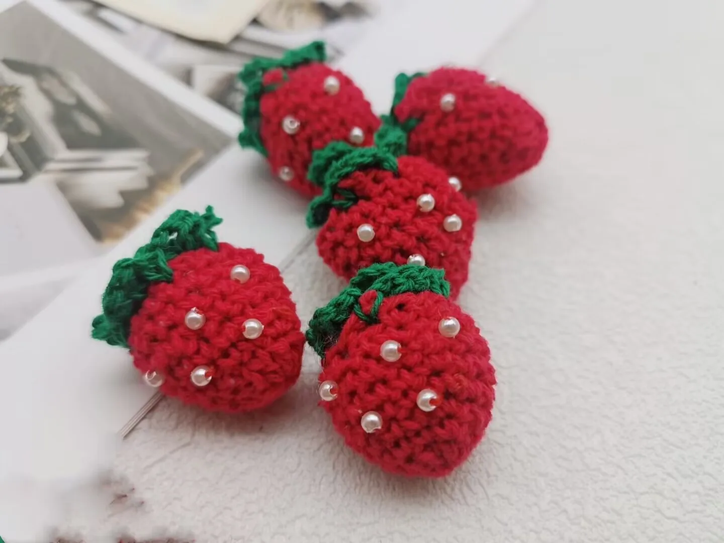 Handmade Knitted crochet strawberry keychain For Women Girl Crocheted fruit strawberry Pendant Car Key Rings Handbag Charm Gift