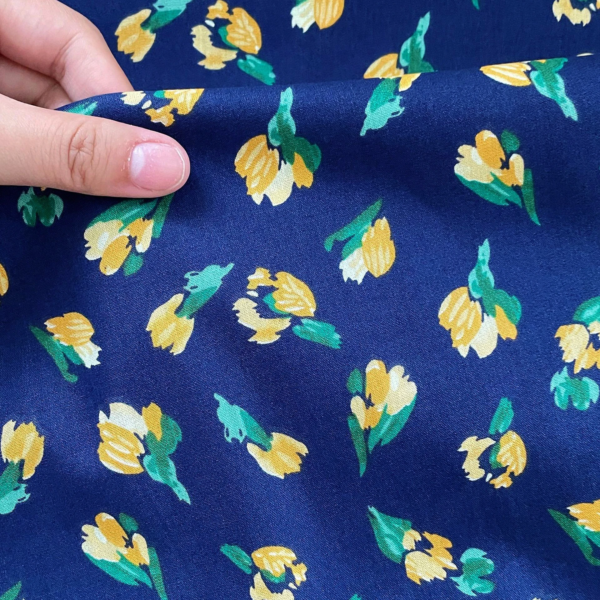 2022 News Cotton print fabric 110gsm tulip floral print fabric for kids dress