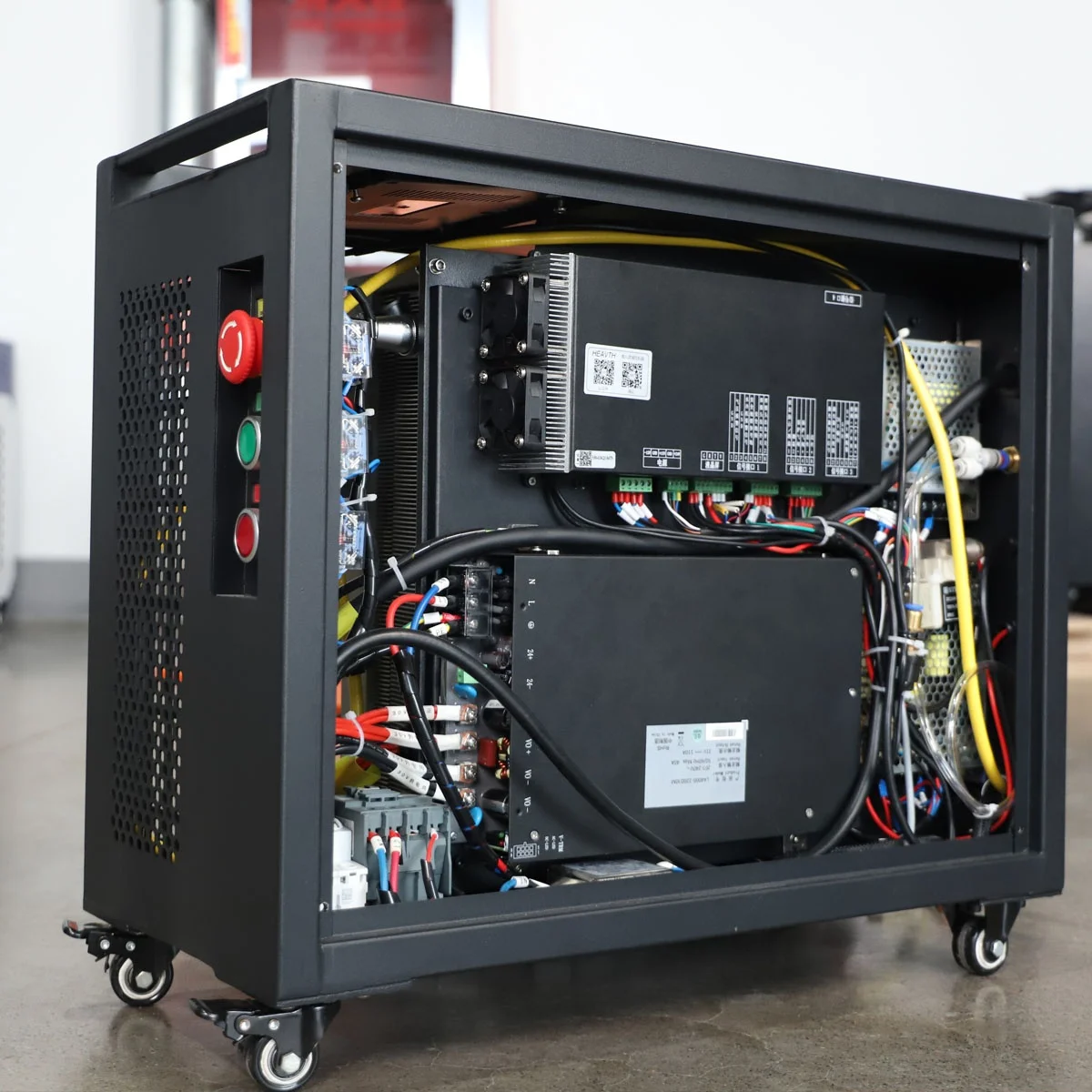 Light Weight Laser Welding Machine Air cooled laser welder Portable Fiber Laser Welder with Wire Feeder for Outdoor Work