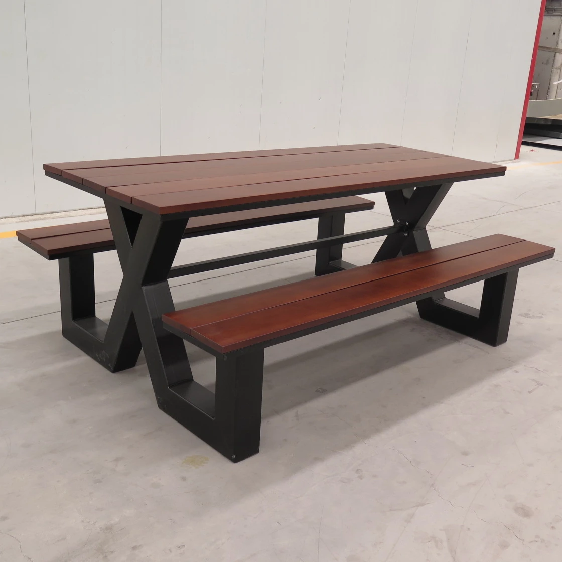 Factory Sale modern Outdoor Picnic Table with bench Camphor Wood Commercial Patio Garden picnic Table Bench