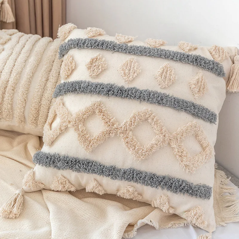 White Boucle Tufted Cotton Home Decor Throw Pillow Case with Tassels Cushion Covers