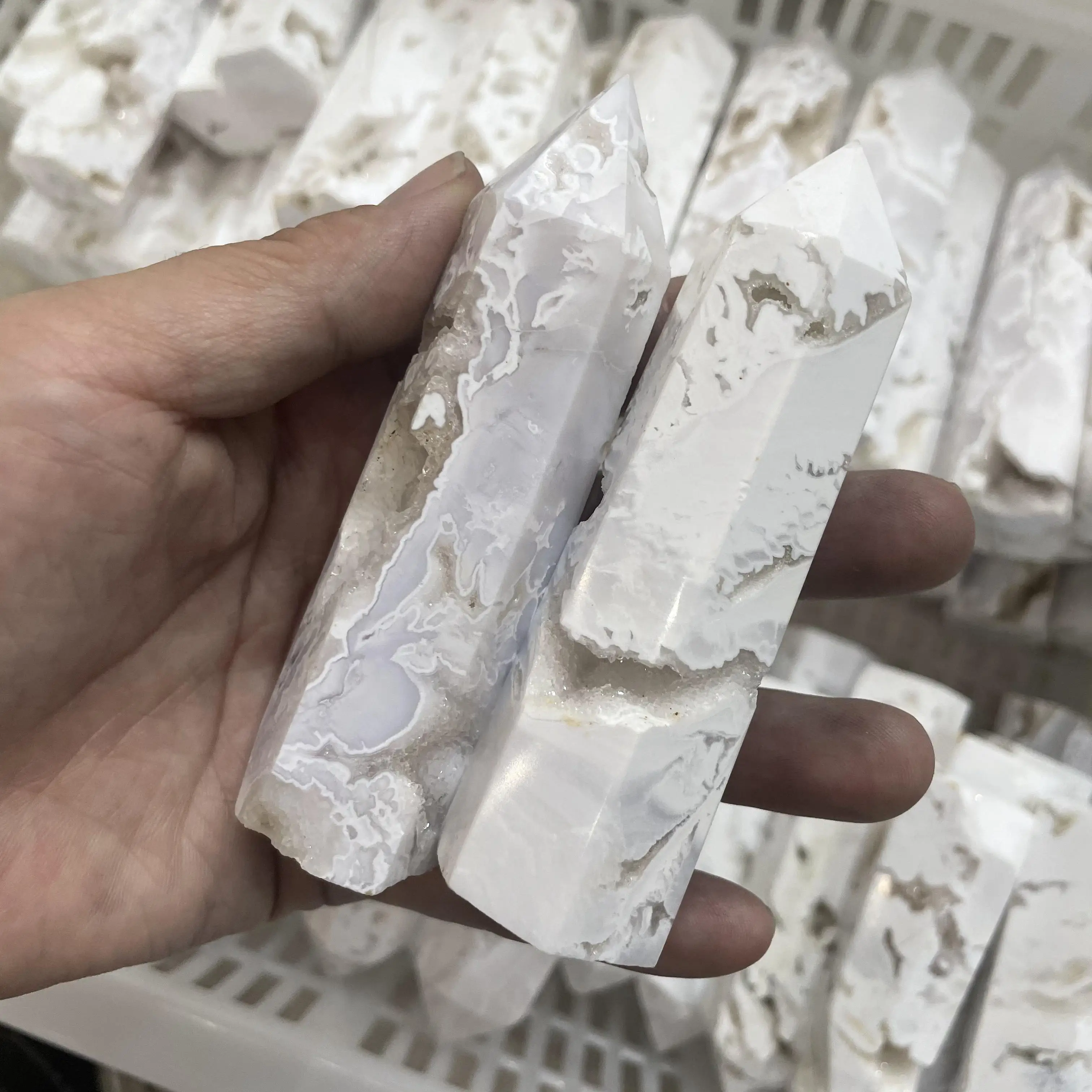 High quality druzy white agate towers natural gemstone crystals quartz agate healing tower points for home decoration