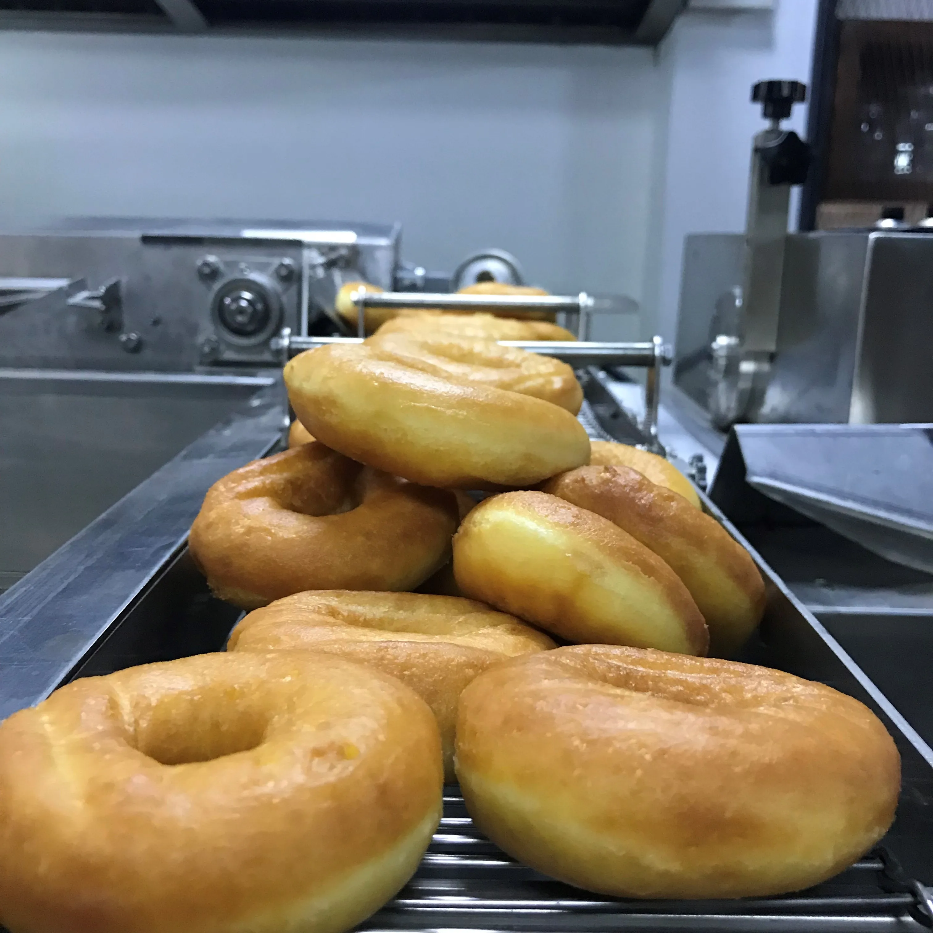 High Quality automatic donut maker yeast donut making machine commercial donut production line