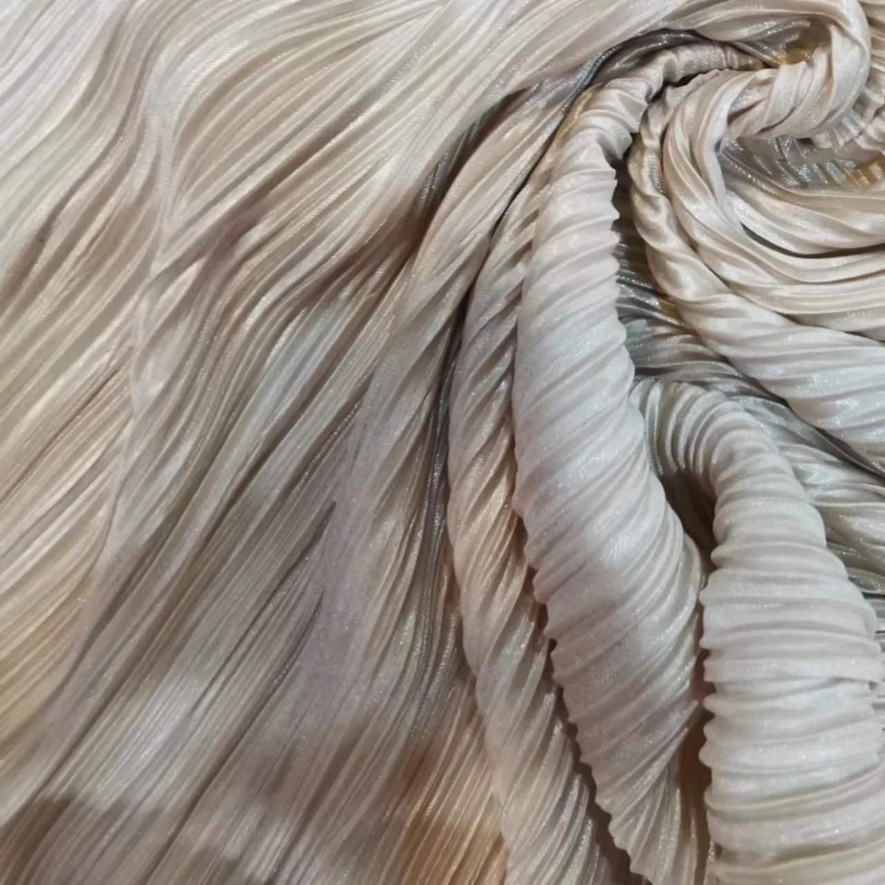 2024 Shiny  gilding  crinkle  Accordion Pleated Satin Fabric 100% Polyester Glittery Silk Satin for dress