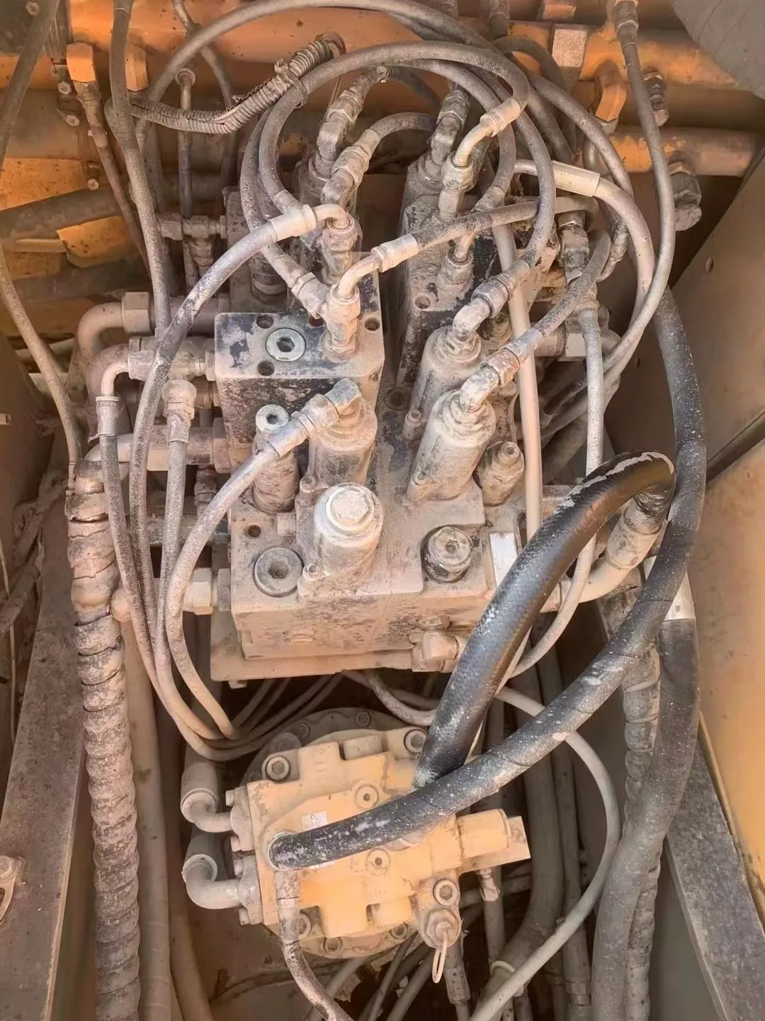 Original Hyundai Excavators 150W 150LC-G Wheel 15 ton Used Excavator for Sale