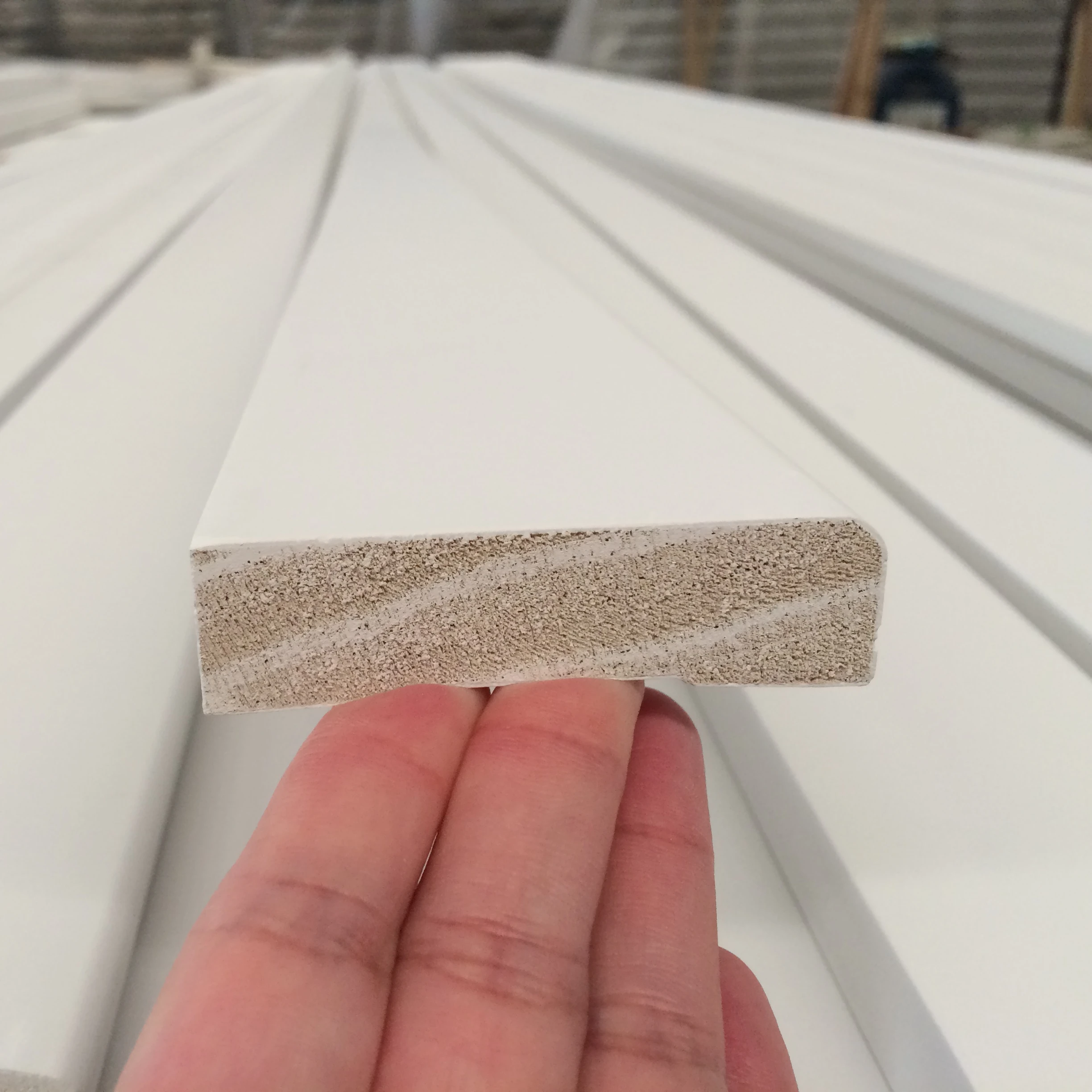 Primed Pine Bull Nose Pencil Round Baseboard Moulding