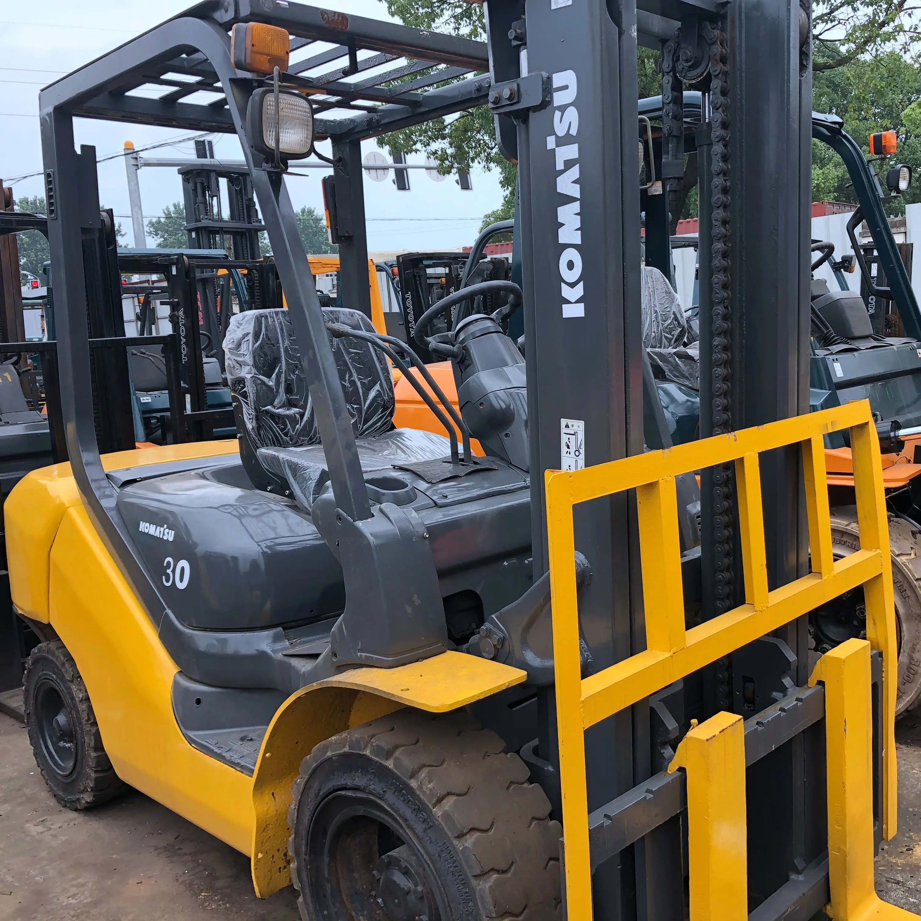 Japan used diesel forklift 3 ton for sale, Secondhand Komatsu Diesel Forklift FD30 cheap price