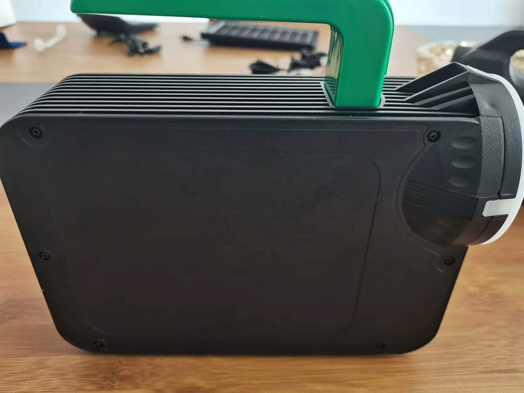 Hot Selling Home Electricity Supply LED Light with FM/MP3, Radio with Speaker Solar Lighting System emergency 6 w solar panel