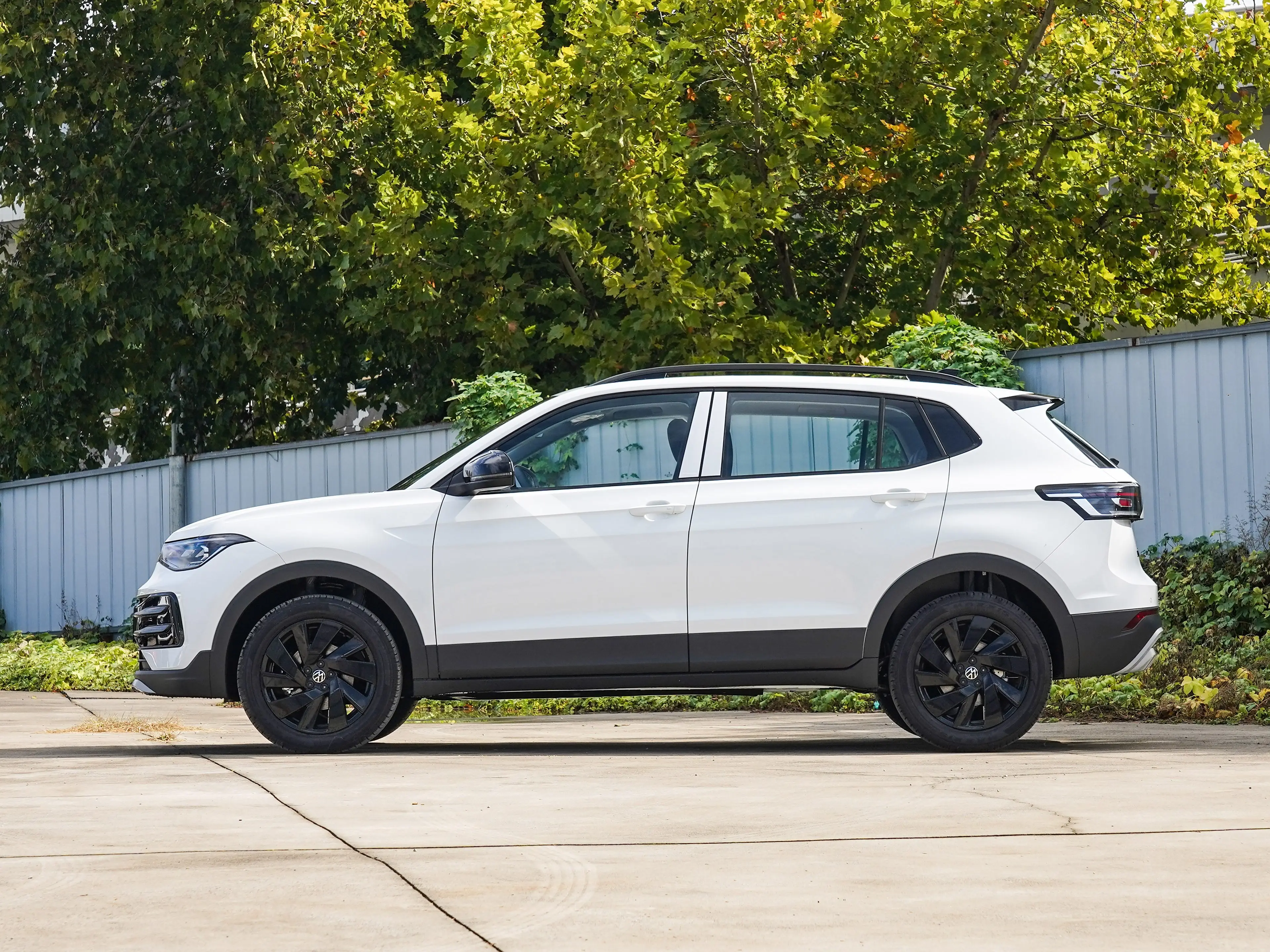 Tharu 300tsi (2)