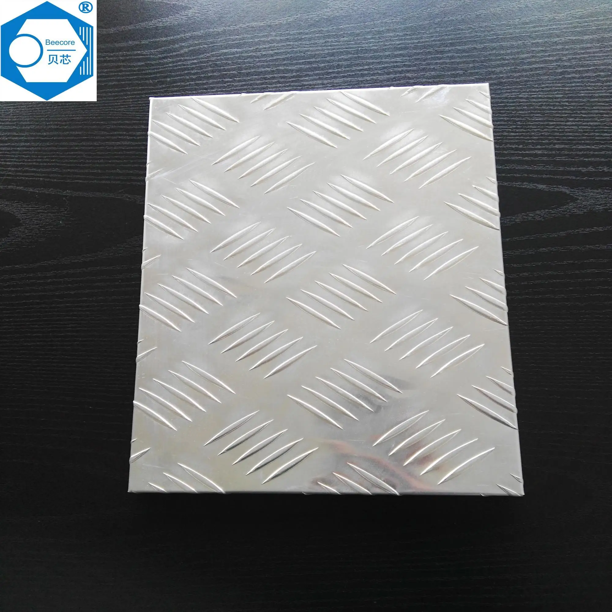 honeycomb sandwich panel with checker plate cladded