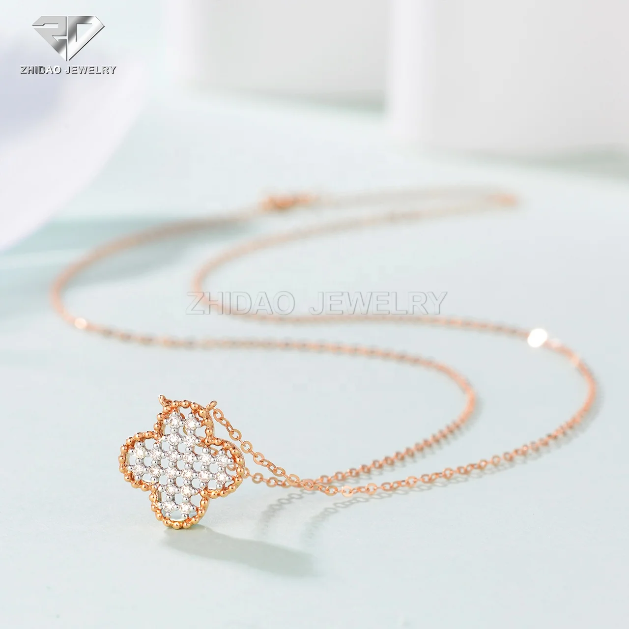 Wholesale charm diamond jewelry pure 18k gold necklace jewelry lucky four-leaf Clover diamond pendant necklaces for women