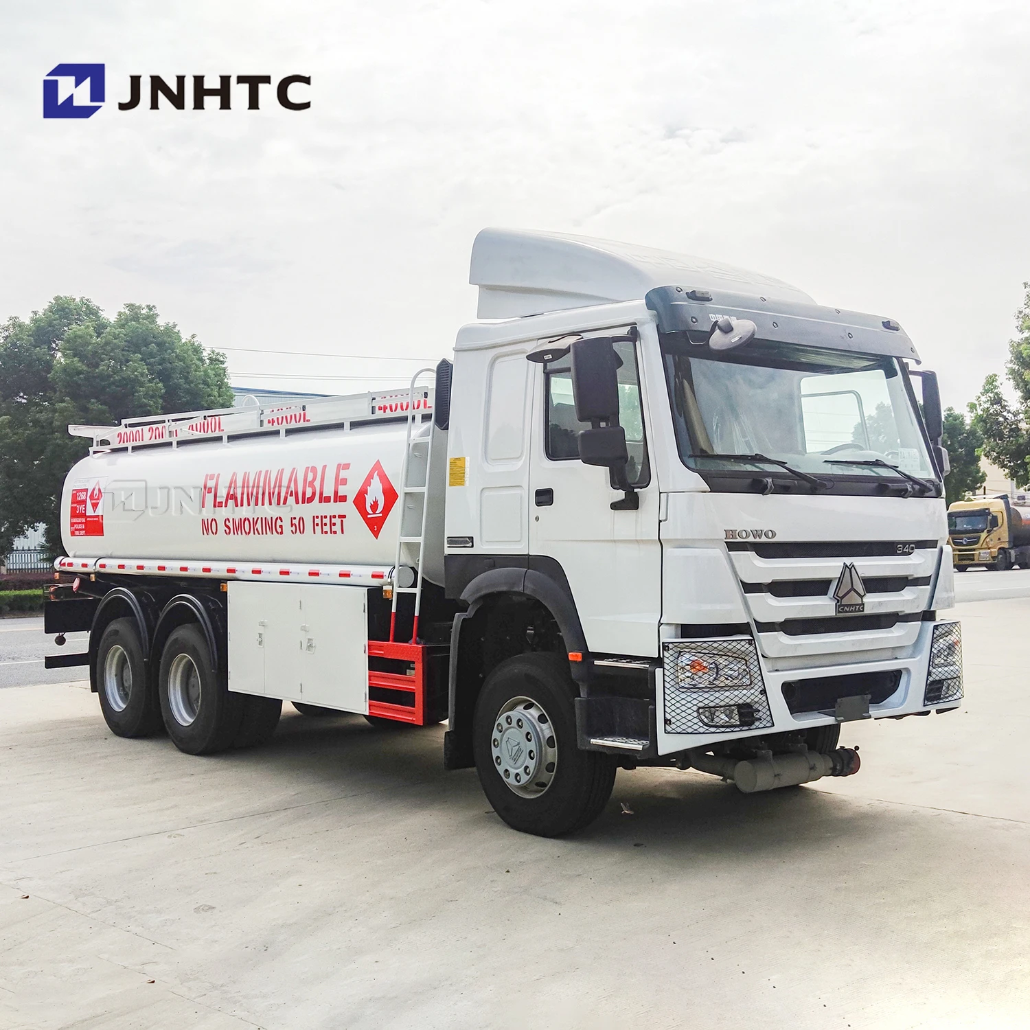 Sinotruk HOWO 6X4 Oil Fuel Tanker Truck 20000 Liters with 5 Compartments 340HP