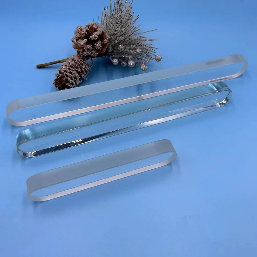 There are two types of level gauges, flat and fluted