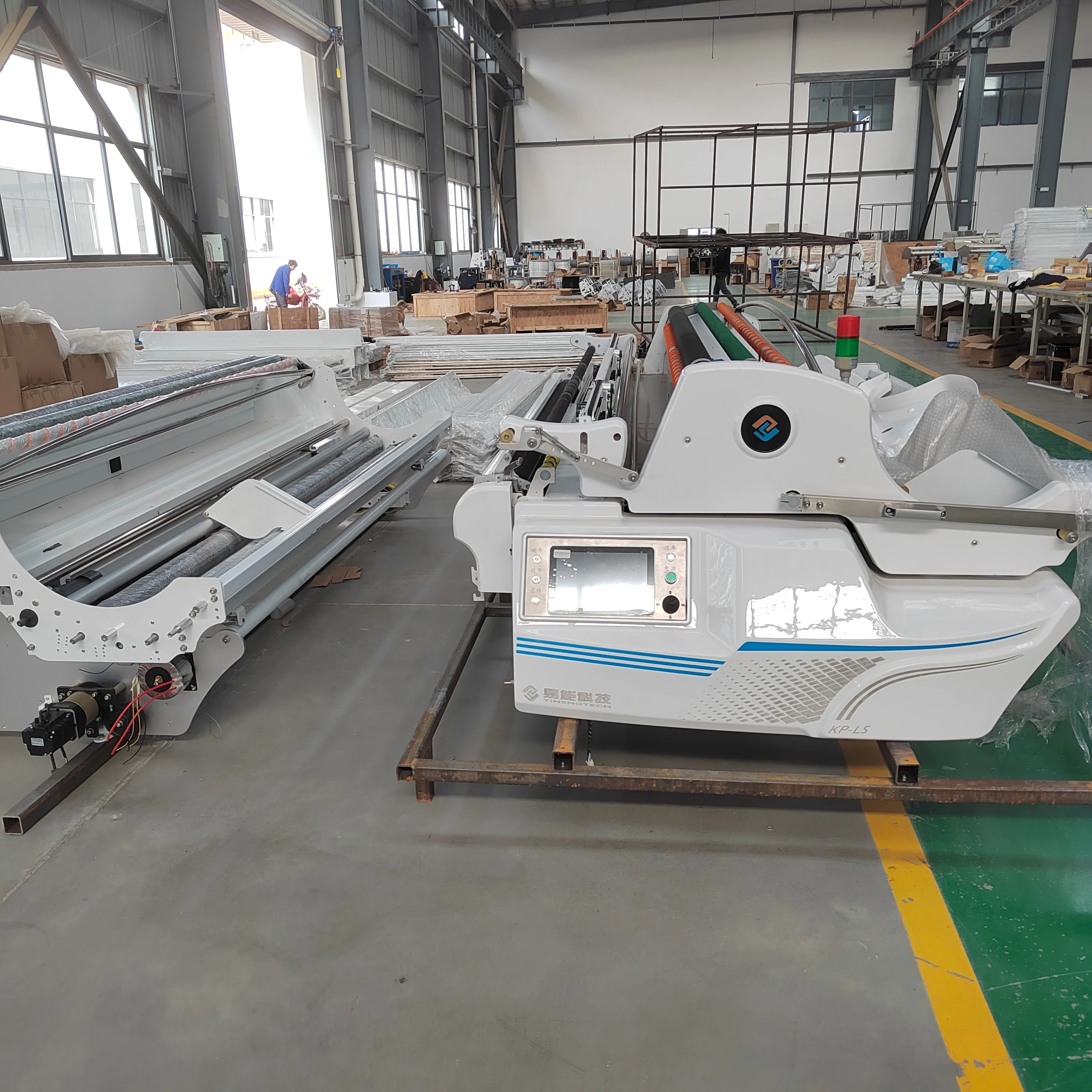 Automatic milk silk fleece knitted non woven fabric spreading machine for garment textile industry