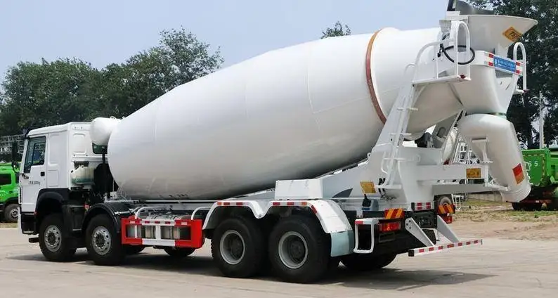 Sinotruck Howo 8m3 12m3 mobile self loading concrete cement mixer truck