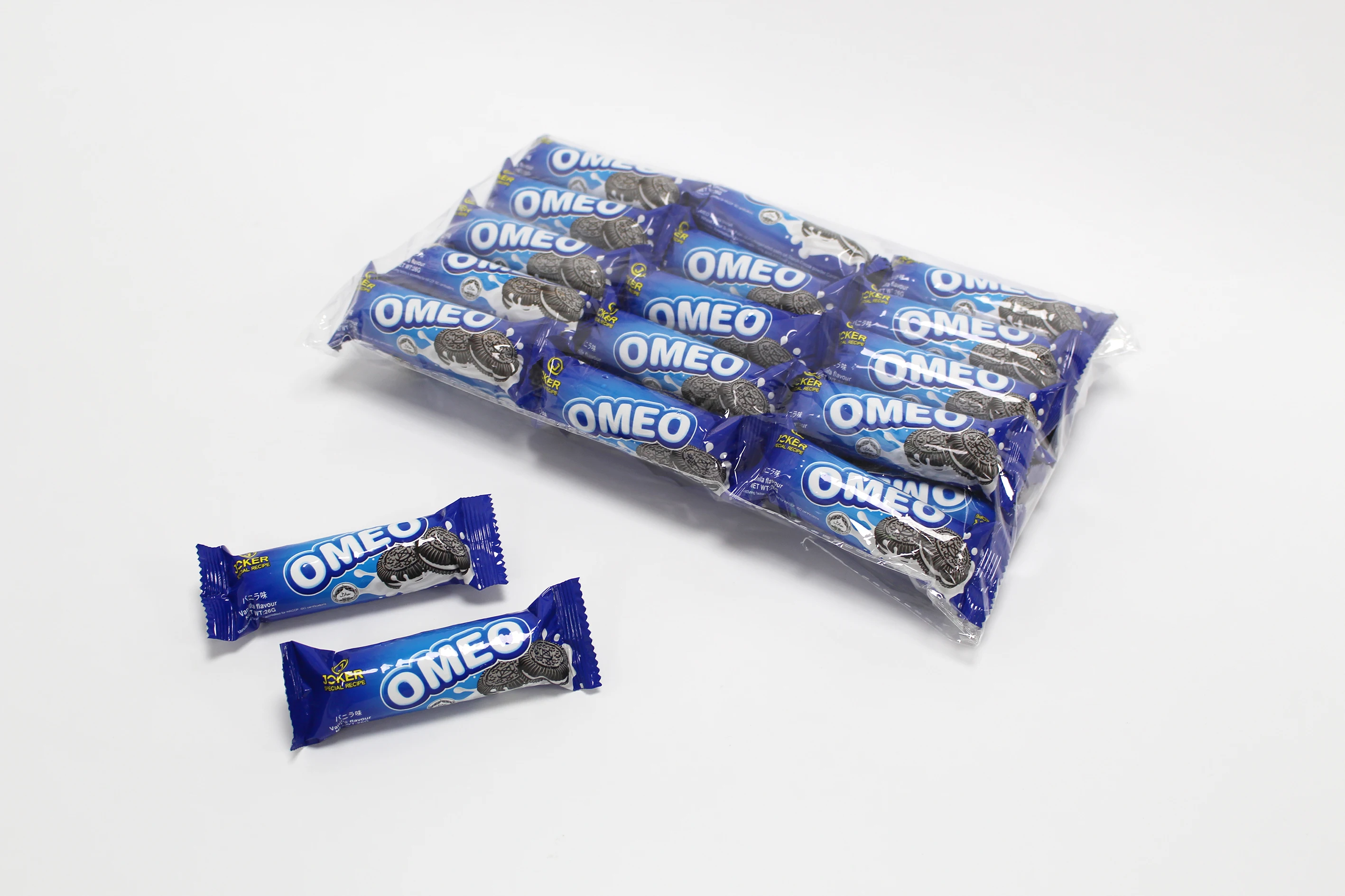 Delicious 26g biscuit and cookie vinilla strawberry sandwich cream biscuit wholesale mini cracker from China