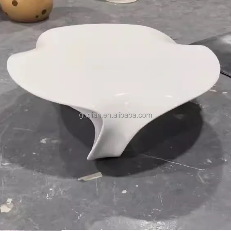 Журнальный столик из стекловолокна