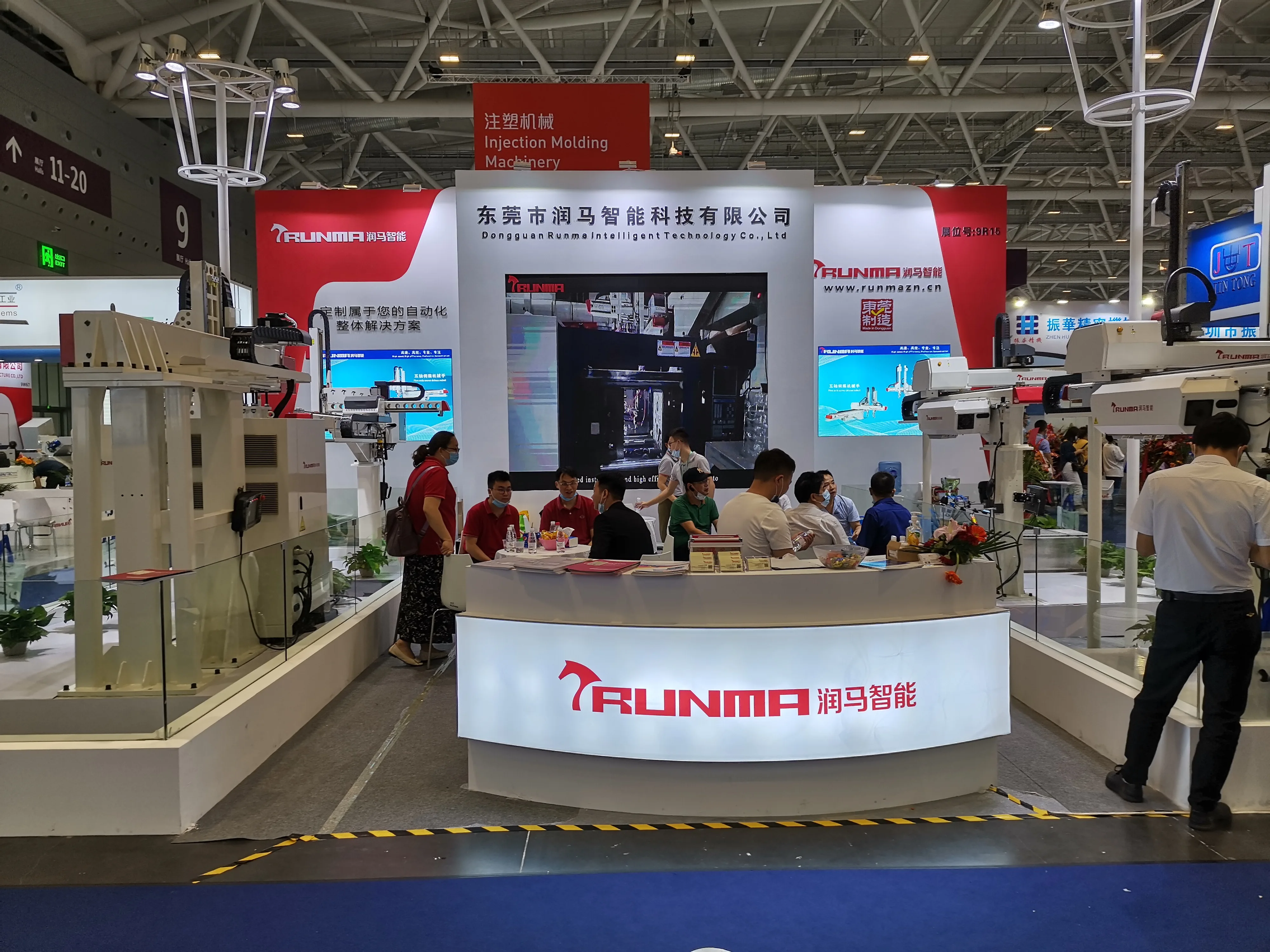 Ac Servo Three and Five axes Motor Robotic Arm For Injection Molding Machine Manipulator