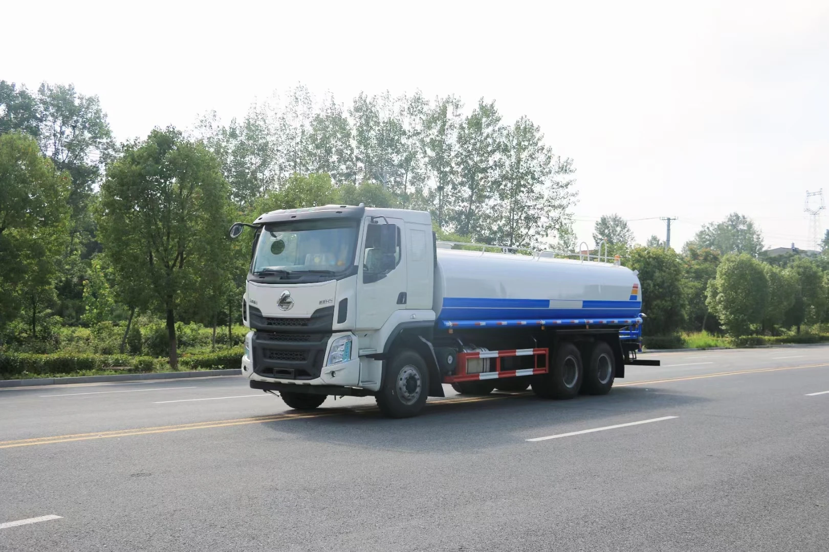  Популярный в Гамбии DONGFENG 20m3 резервуар для воды объемом 20000 л распылитель 20 тонн