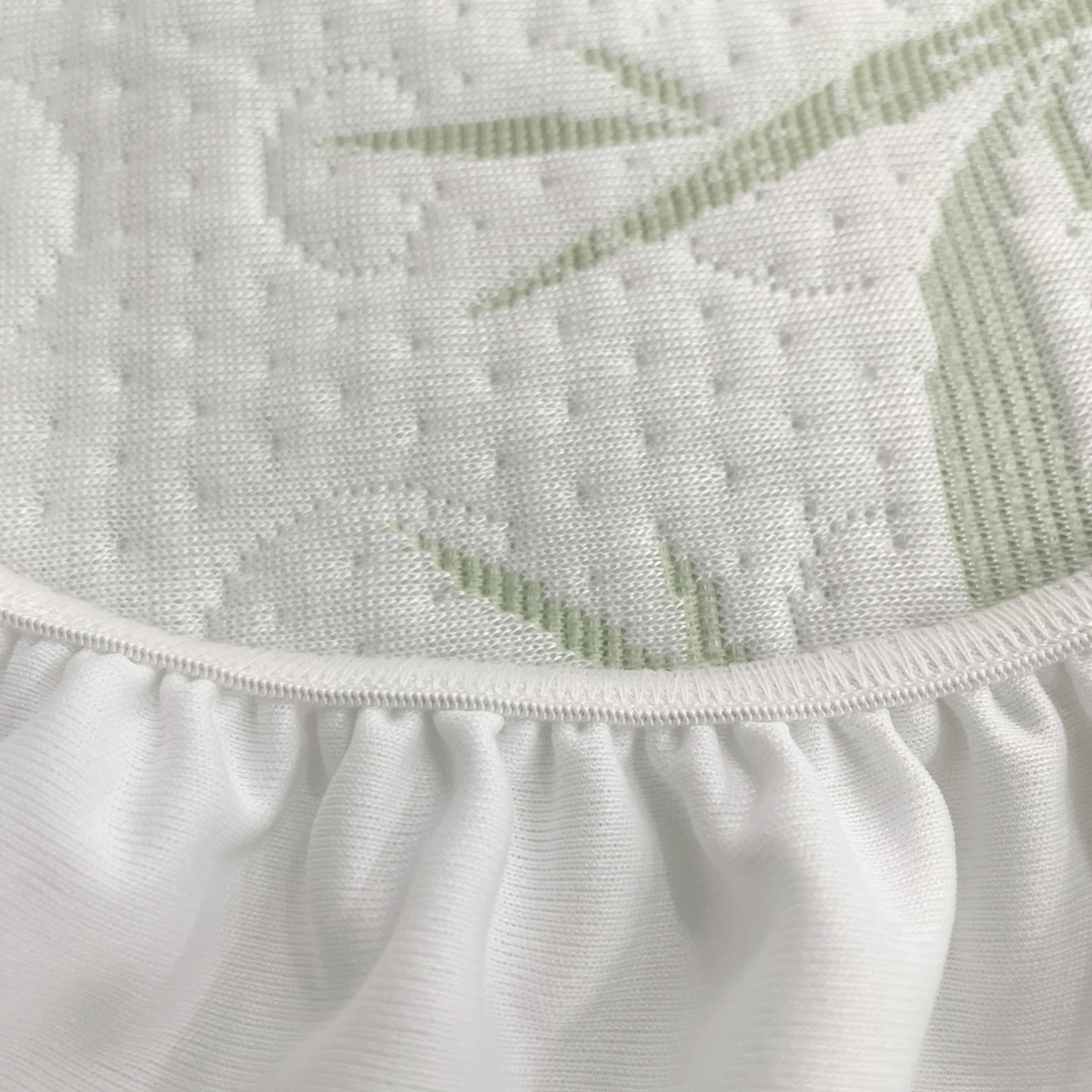 Bamboo fiber knitted bed cover polyester twin quilted mattress and pillow protector