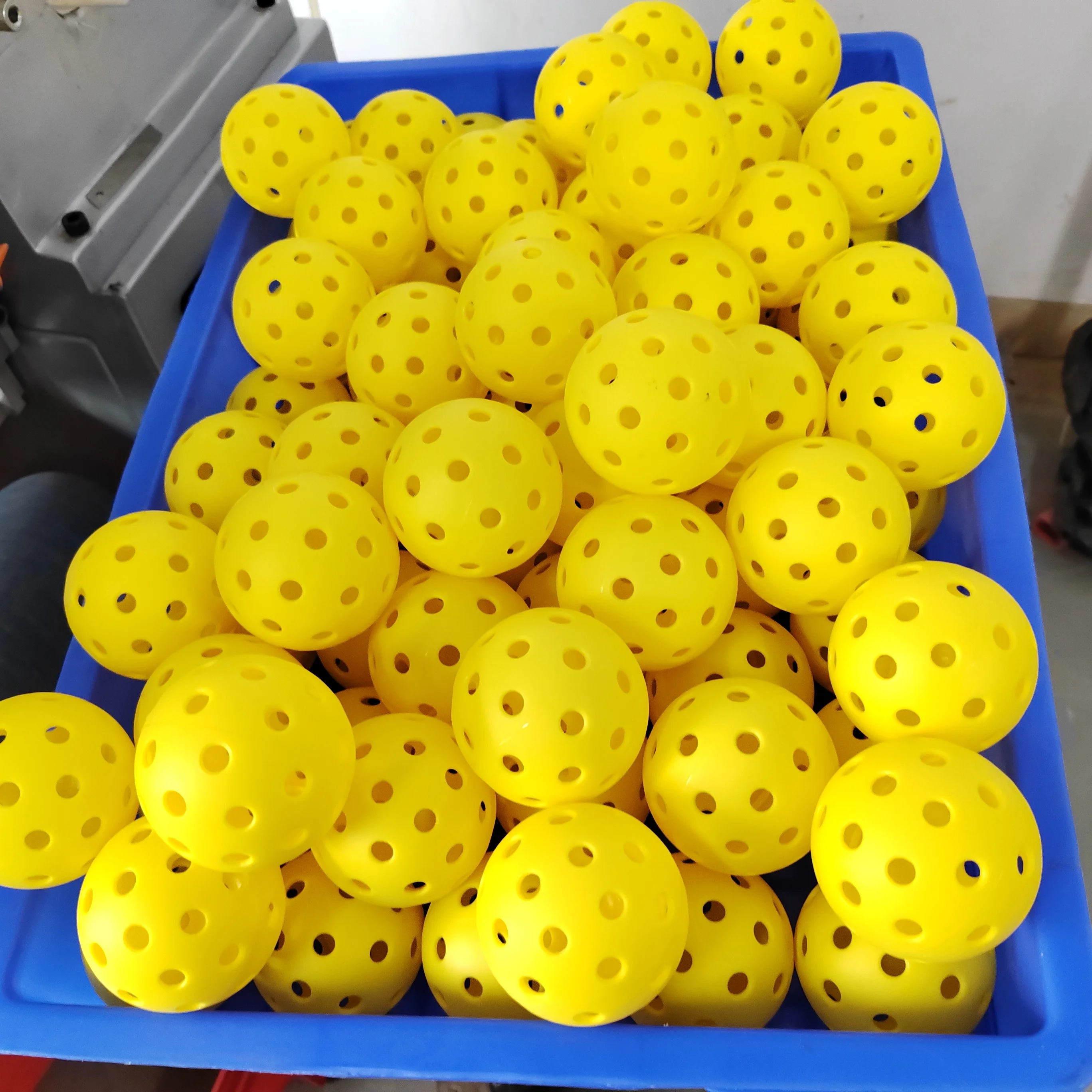 Factory Wholesale Kids Practice Training Sports Hollow Pink Balls 74mm Pickle Ball Bulk Colorful Durable Plastic Baseball Balls