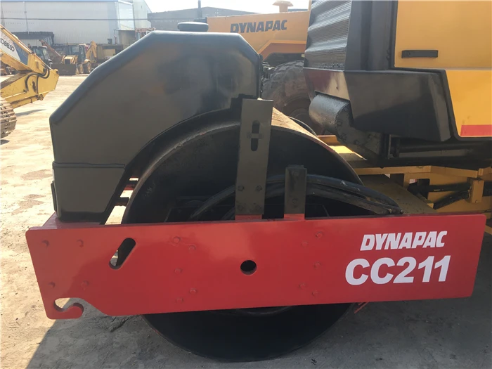 Двухбарабанный уплотнитель dynapac с ножкой CC422 строительное оборудование Подержанный дорожный каток Dynapac CC211 7