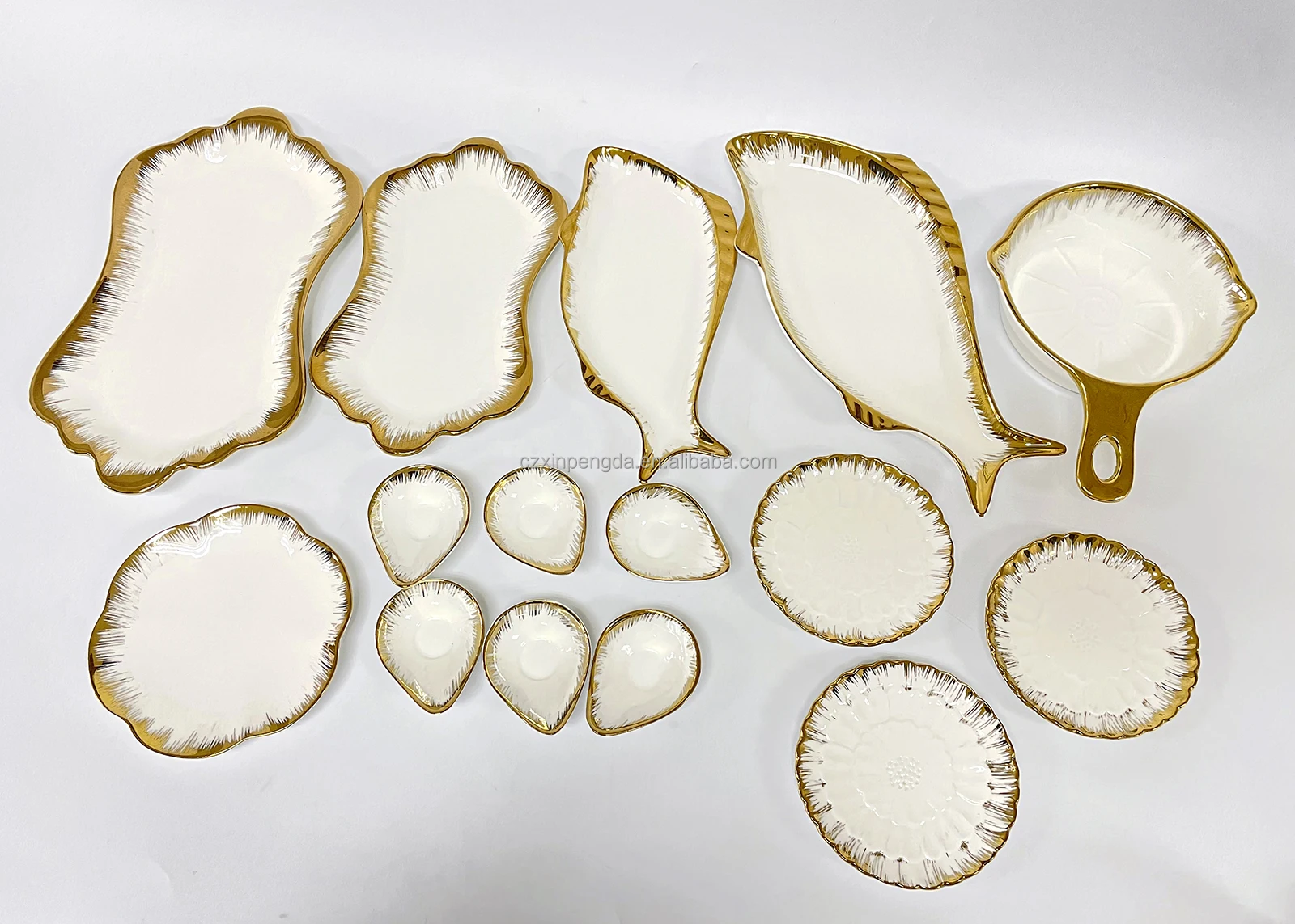 Chaoda cute and small gold rim ceramics bowl sauce dishes Tapas bowl porcelain Snack bowl with different gold rim stock